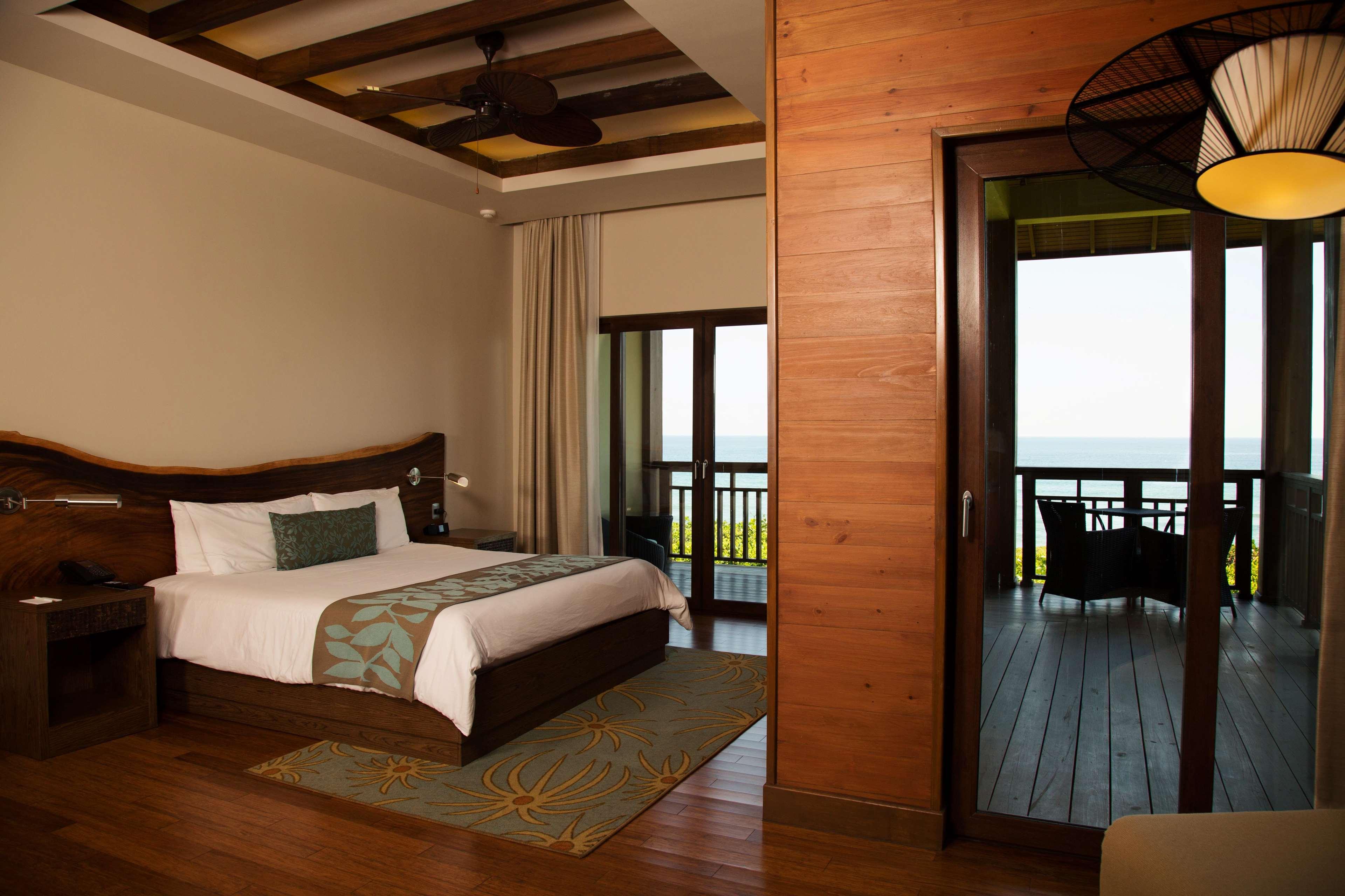 Indura Beach & Golf Resort, Curio Collection