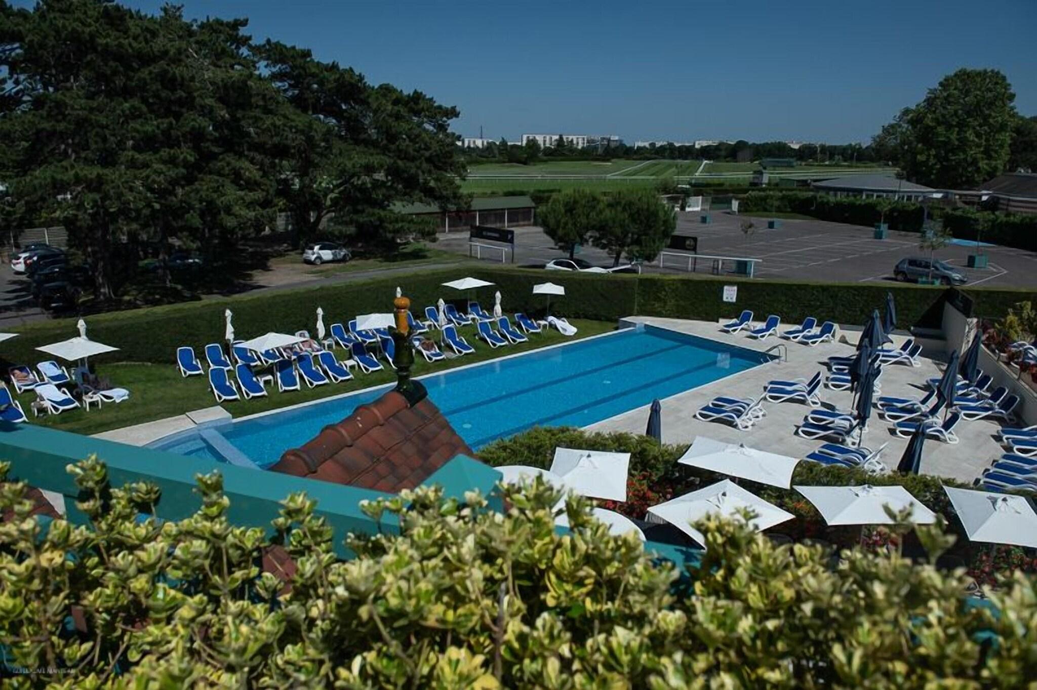 Renaissance Paris Hippodrome de St. Cloud Hotel by null