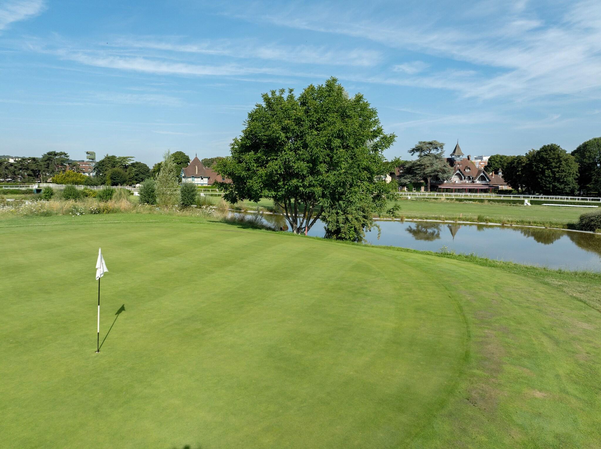 Renaissance Paris Hippodrome de St. Cloud Hotel by null