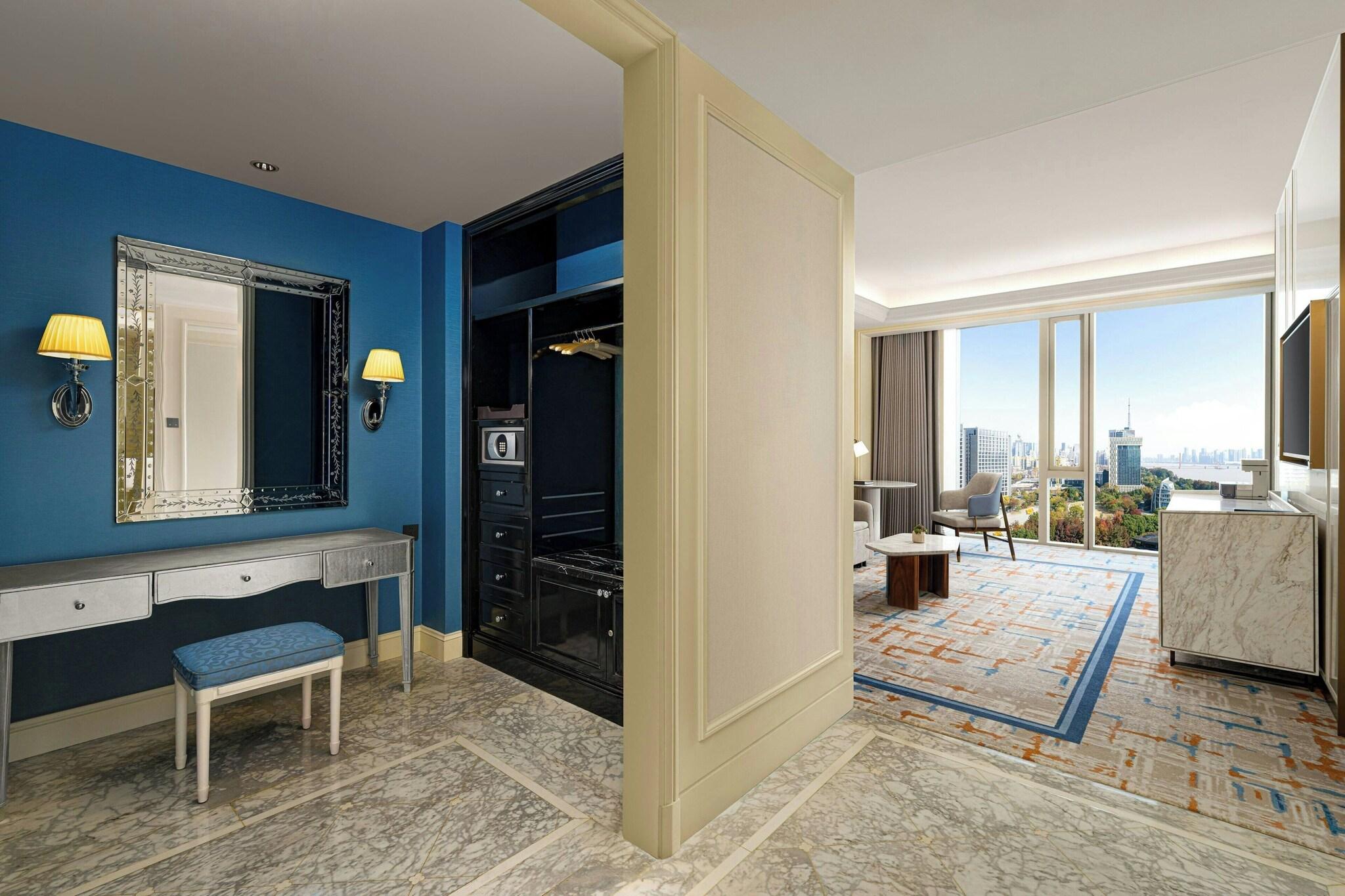 The Azure Qiantang,a Luxury Collection Hotel