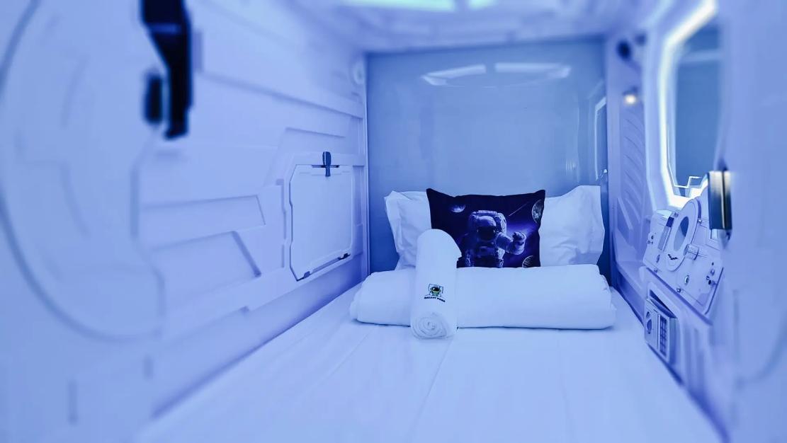 Quarters Capsule Hostel by null