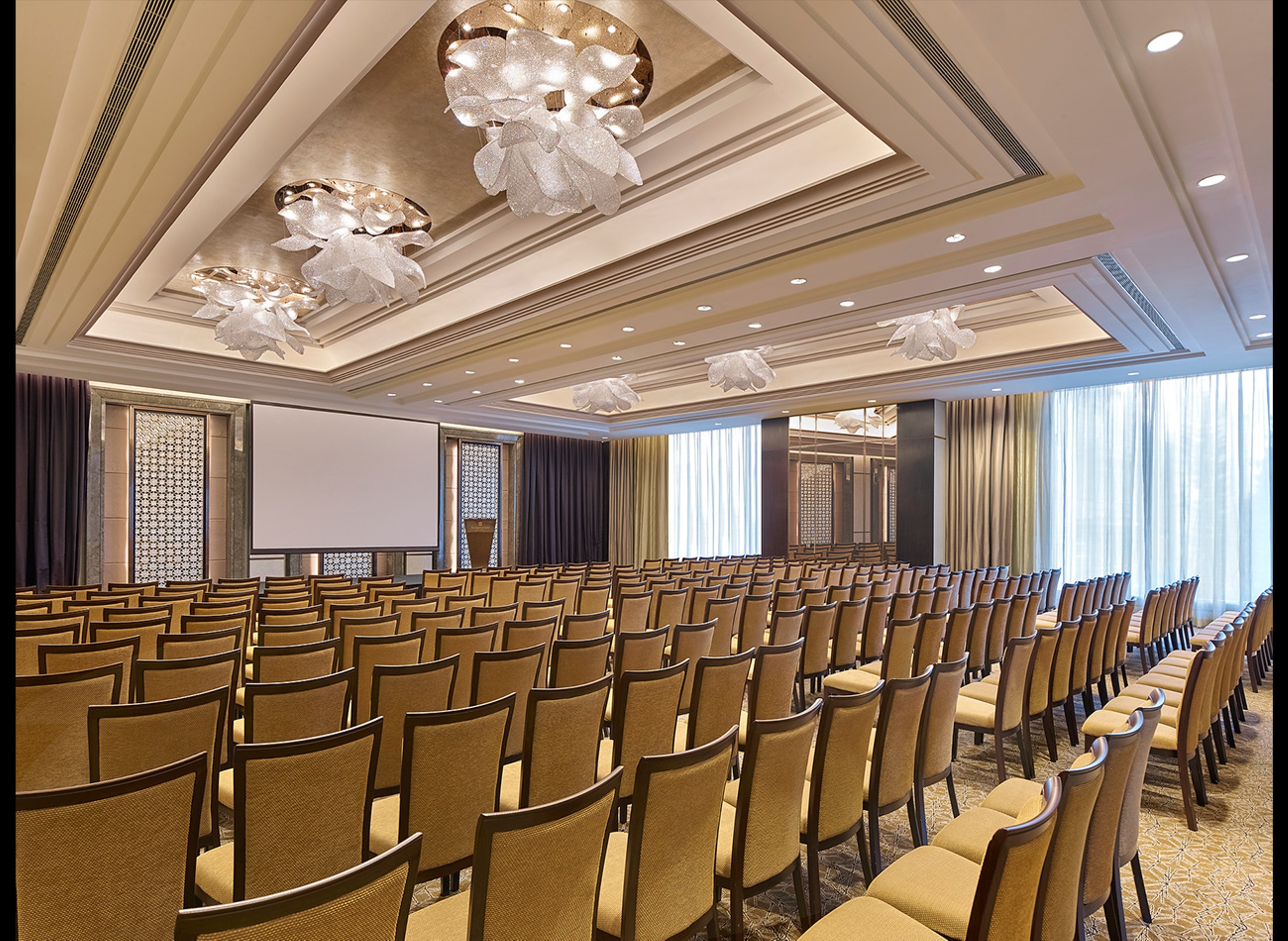 Shangri-La Bengaluru by null