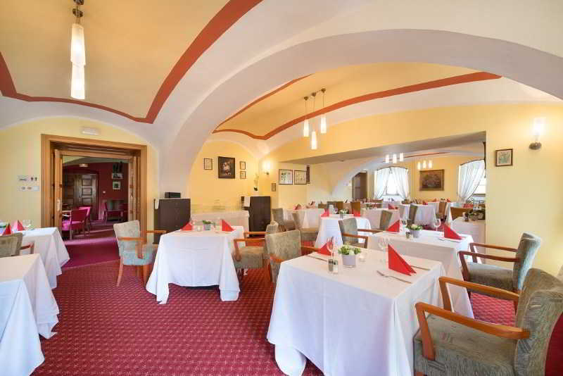 Maxmilian Lifestyle Resort