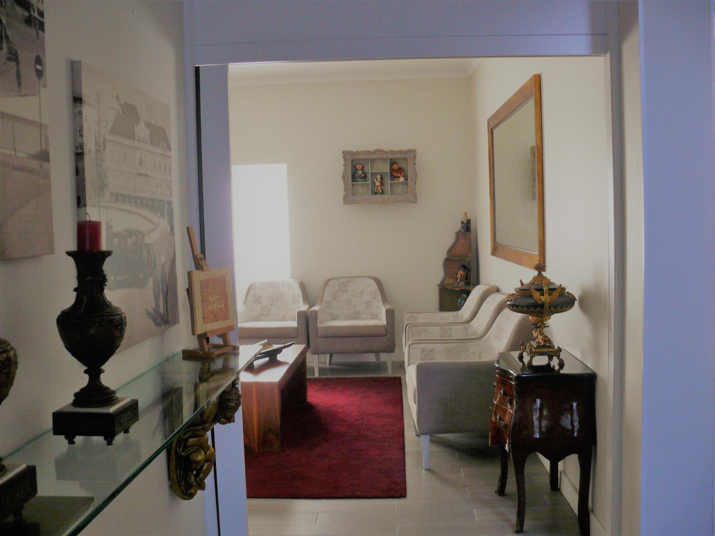 Welcome In - Suites & Hostel