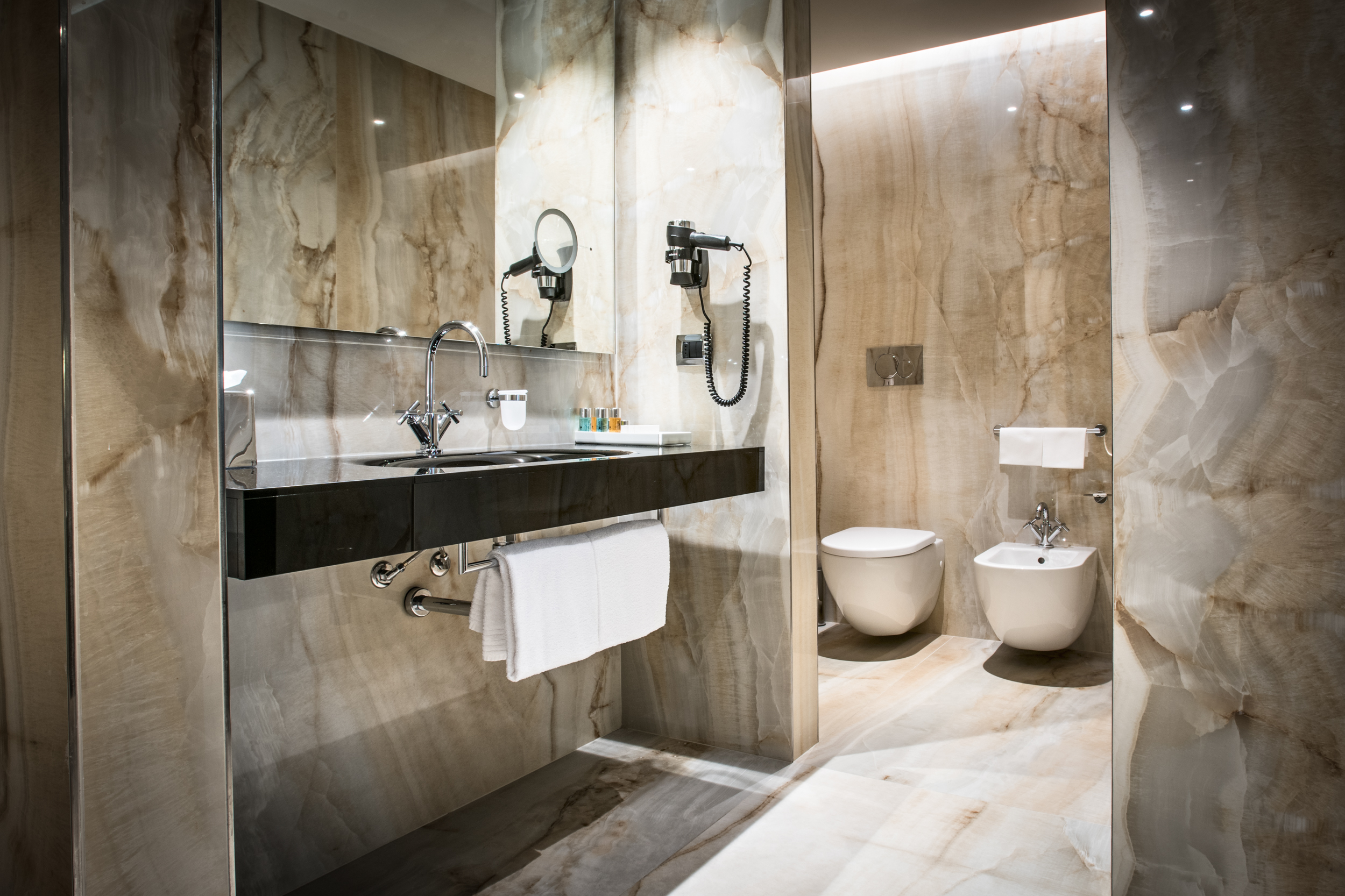 The Square Milano Duomo by null