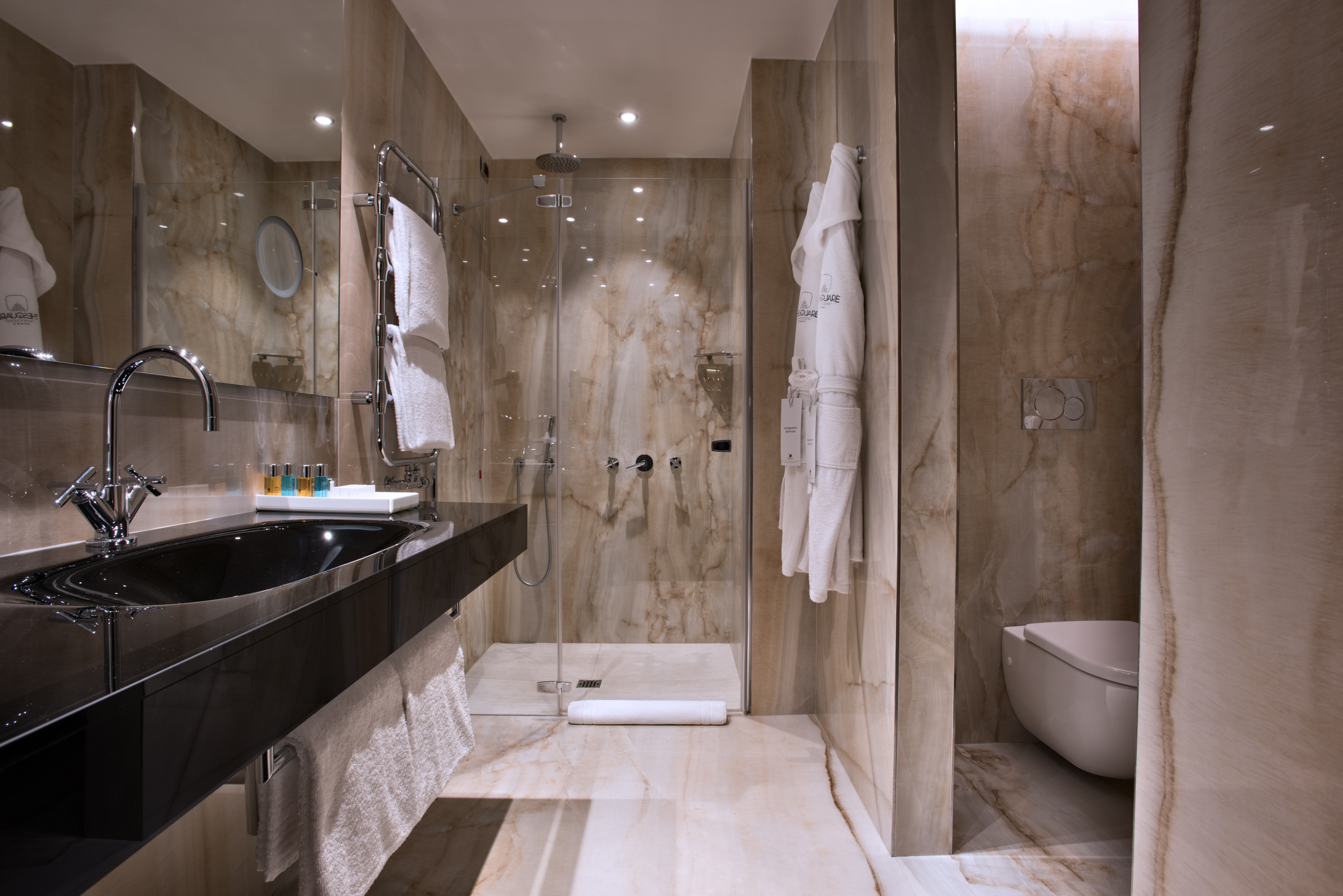 The Square Milano Duomo by null