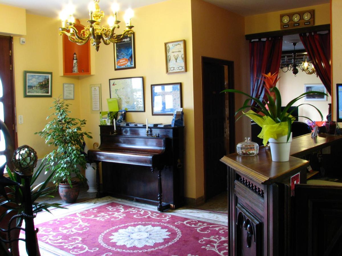 Logis Hotel De La Corniche