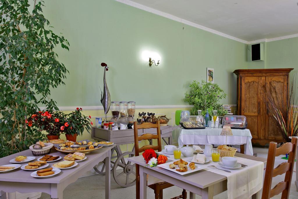 Logis Hôtel le Lascaux by null