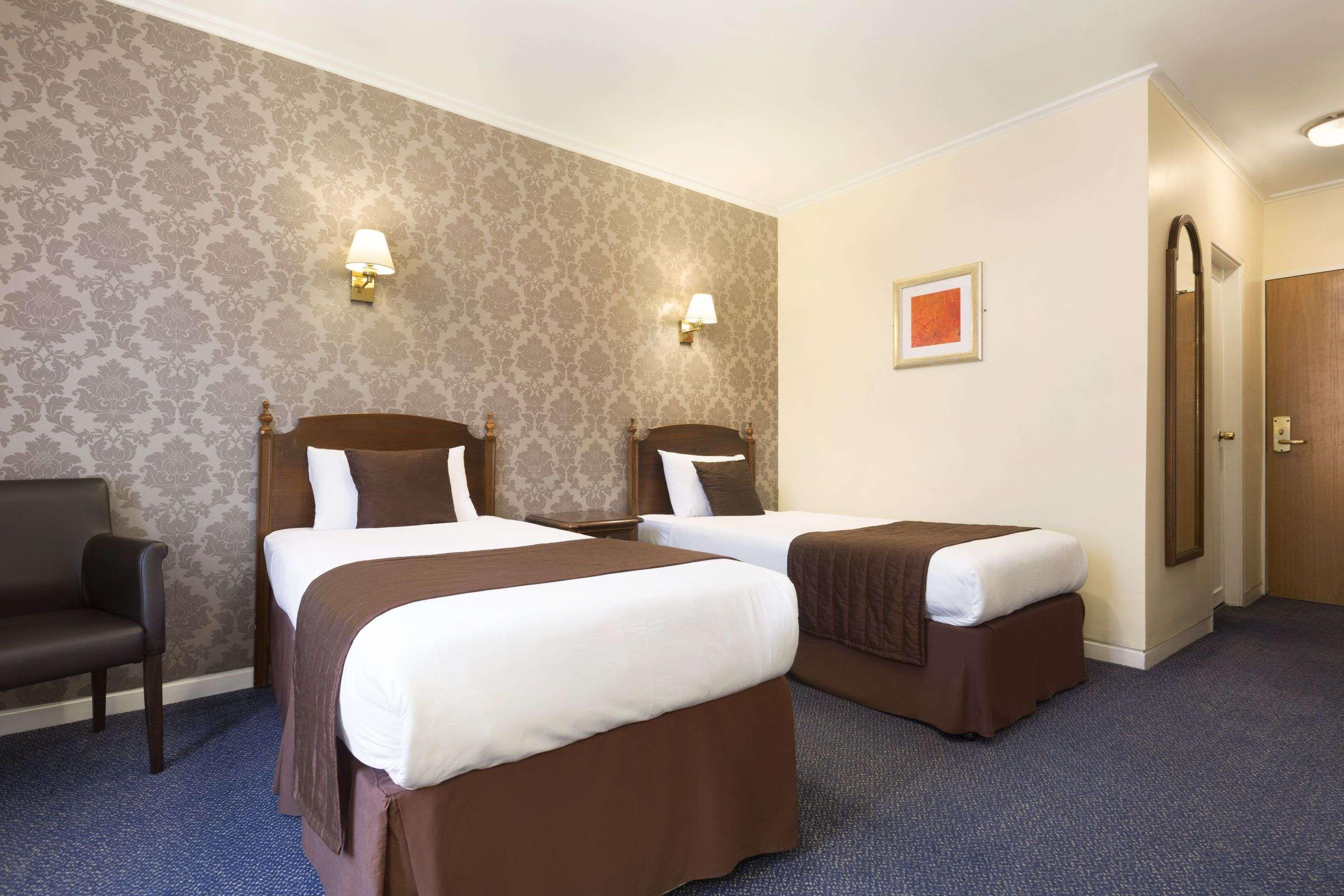 Ramada By Wyndham Crawley Gatwick