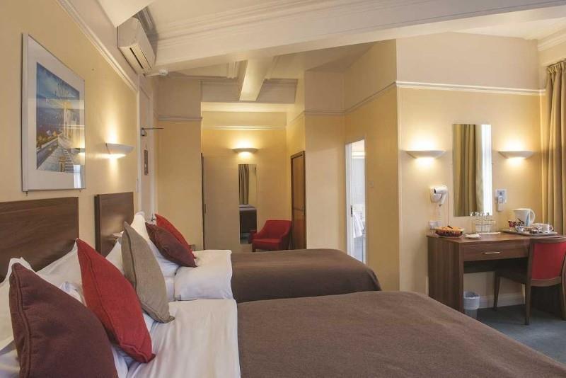 Royal Oxford Hotel by null