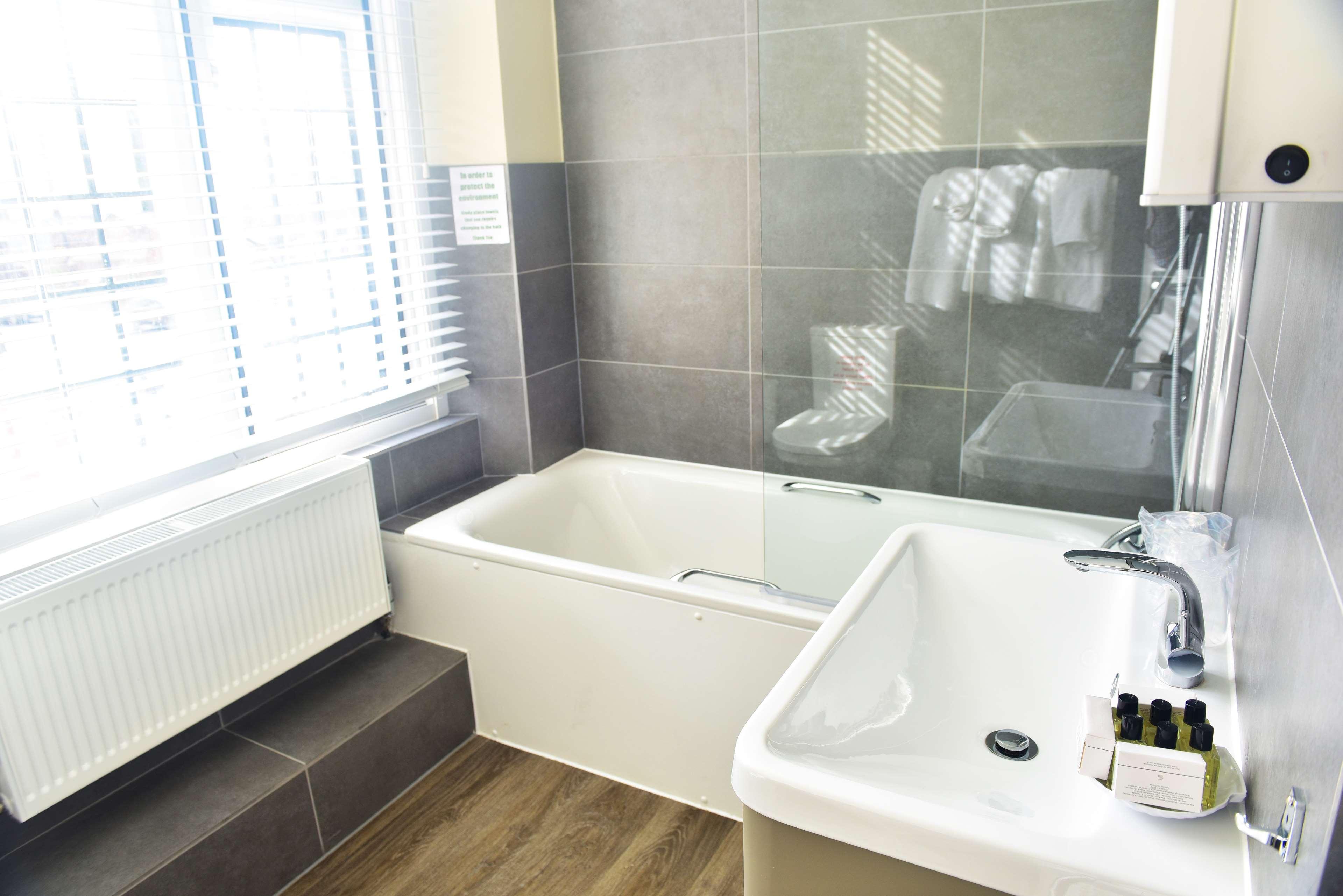 Royal Oxford Hotel by null