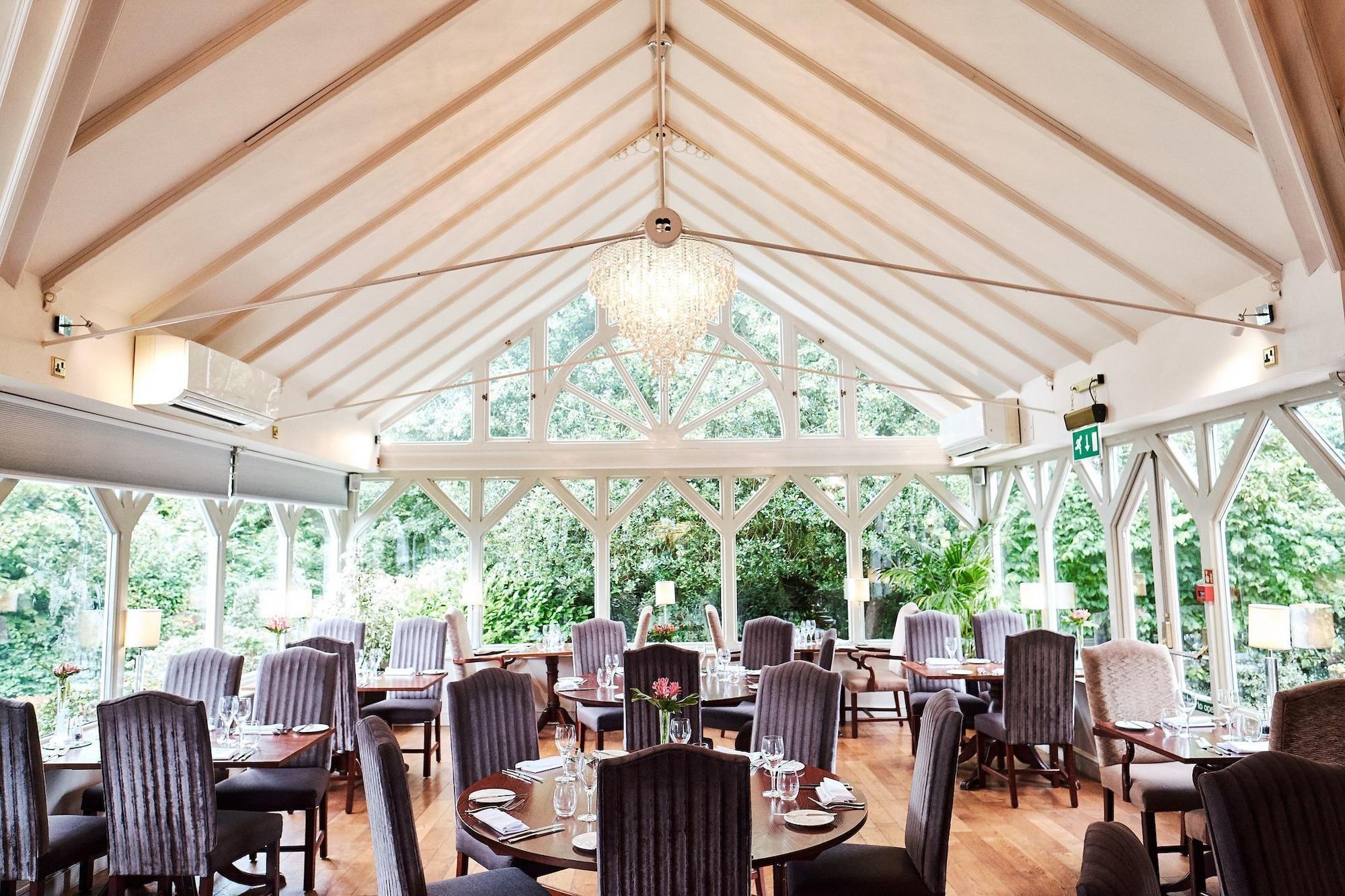 Moat House  Hotel (Acton Trussell)
