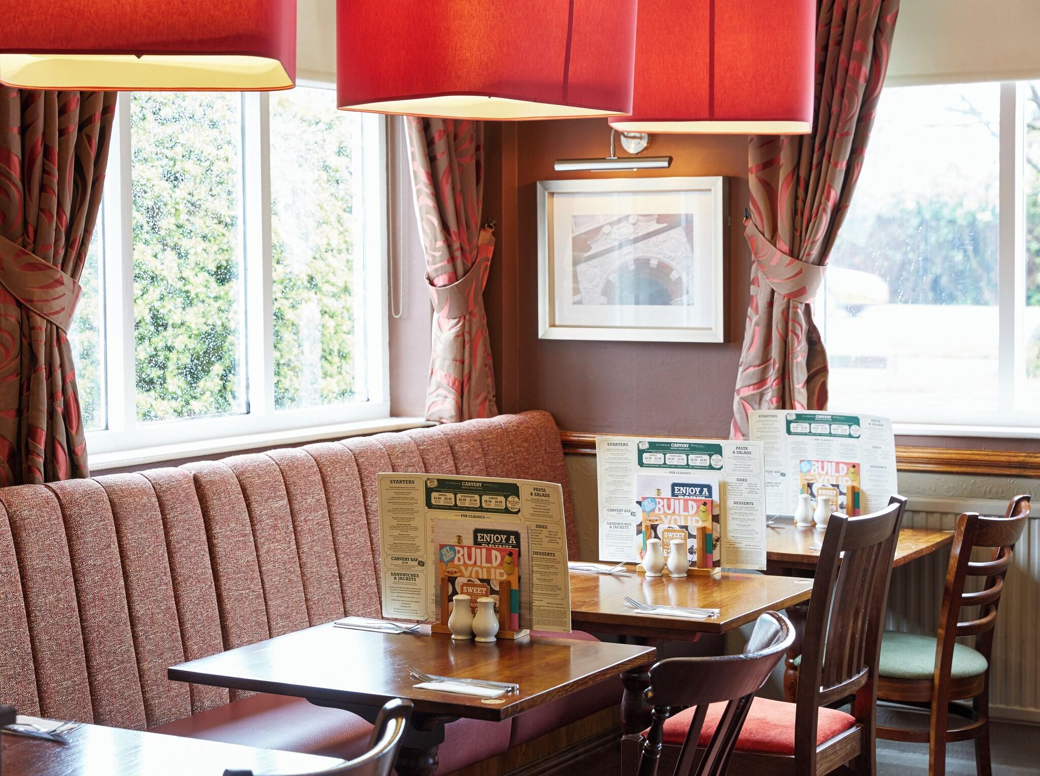 The Longshoot Hotel by Greene King Inns