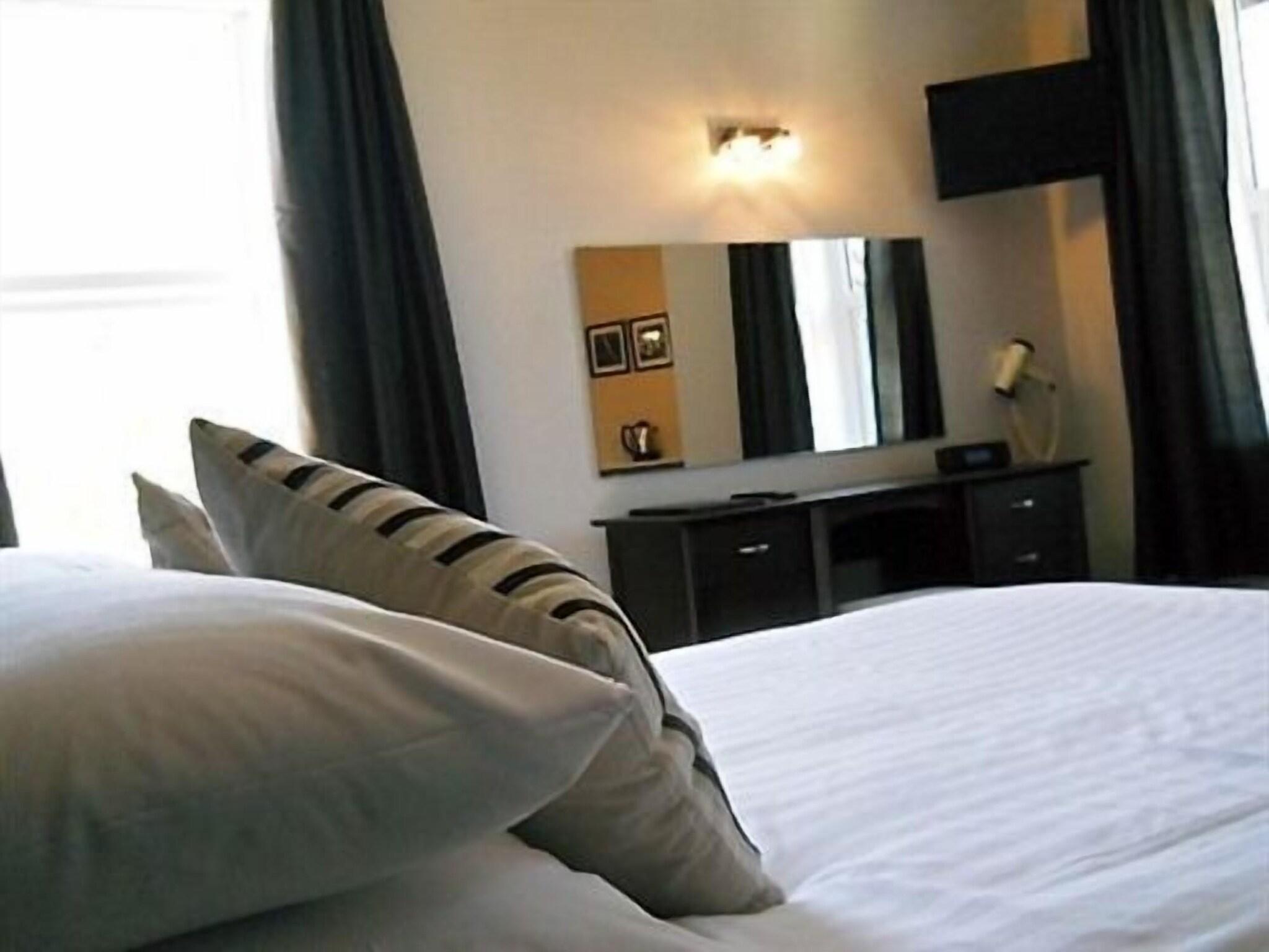 The Oakland Hotel