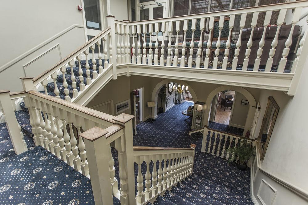 Virginia Court Hotel