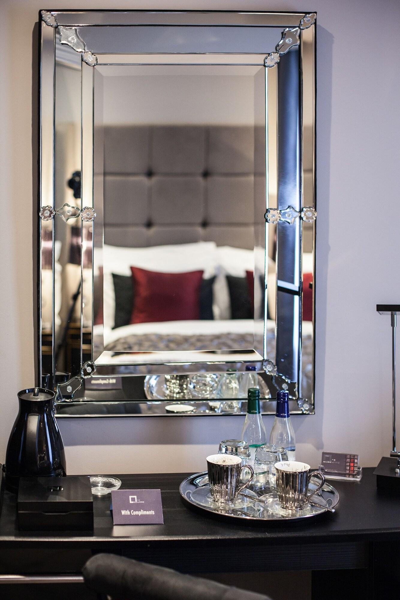 Square Townhouse by null