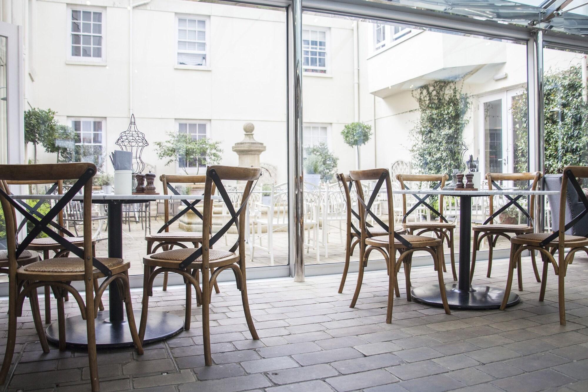 The Grosvenor Arms 
