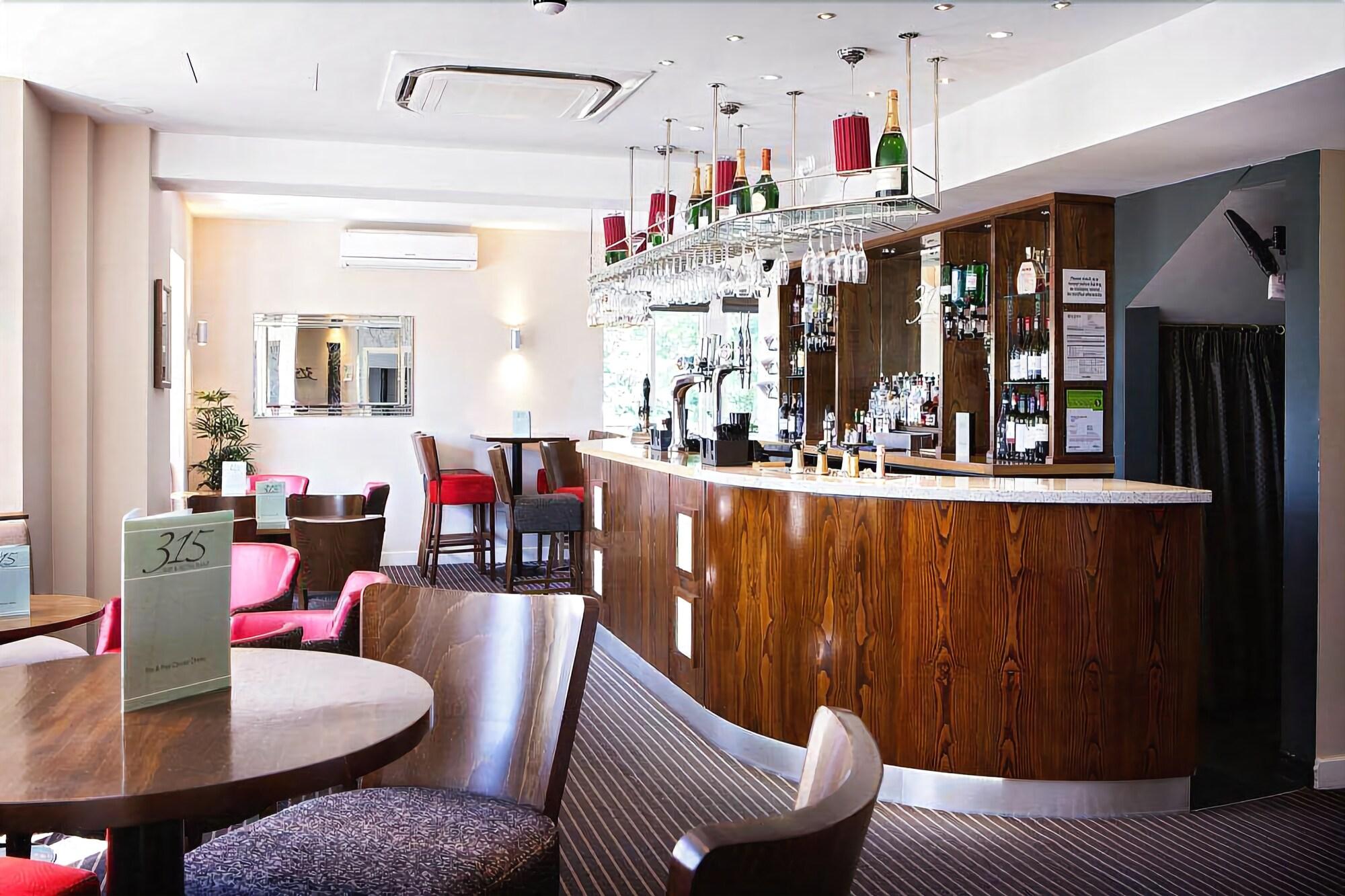 315 Bar And Restaurant