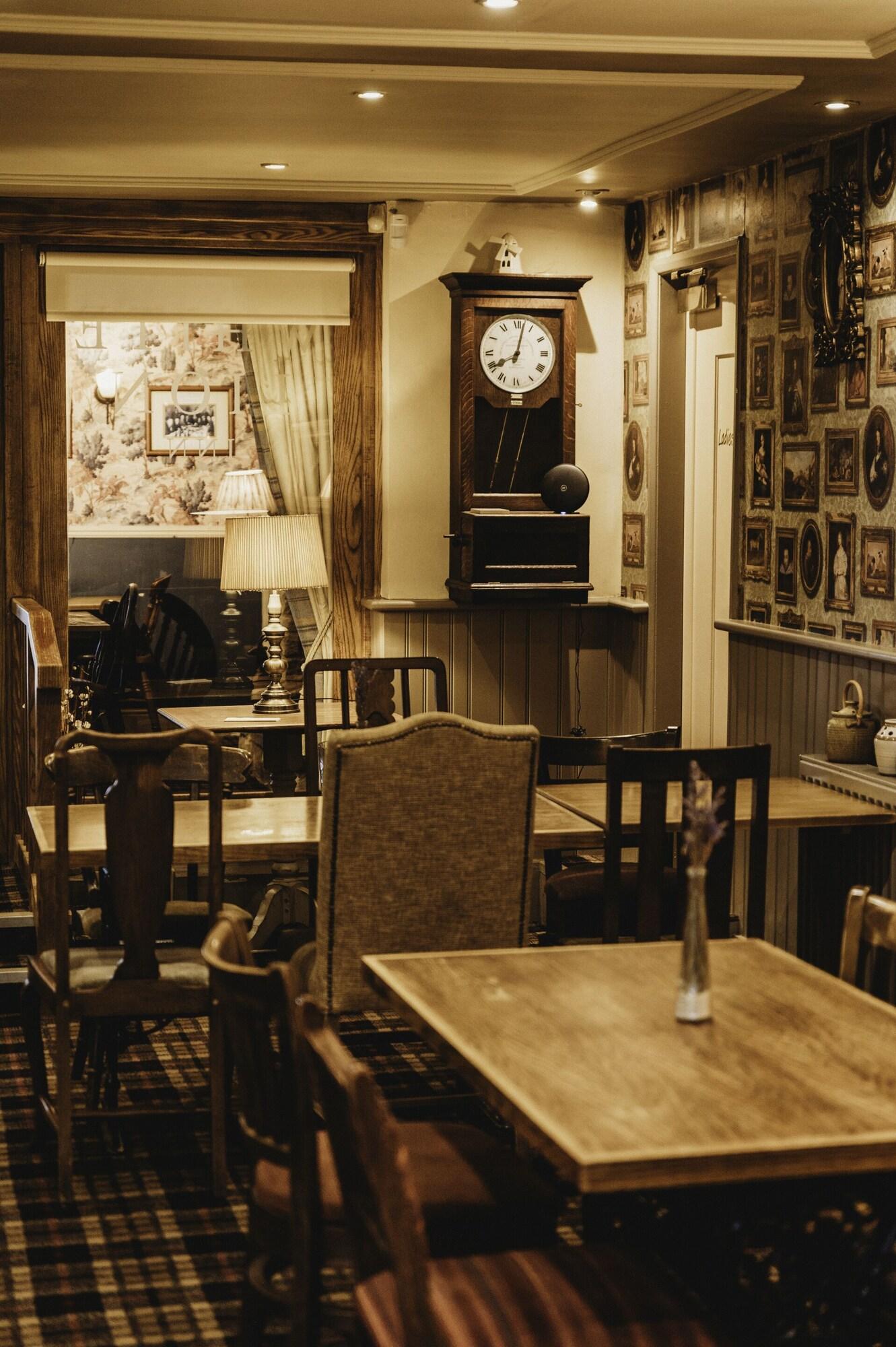 The White Lion Inn