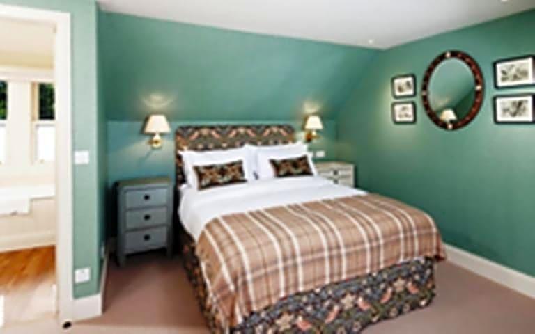 Loch Lomond Arms by null