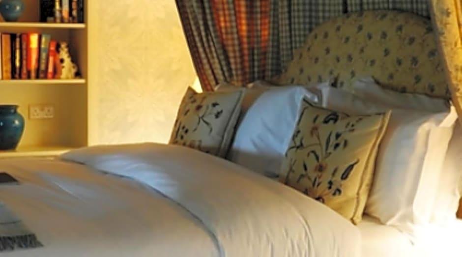 Loch Lomond Arms by null