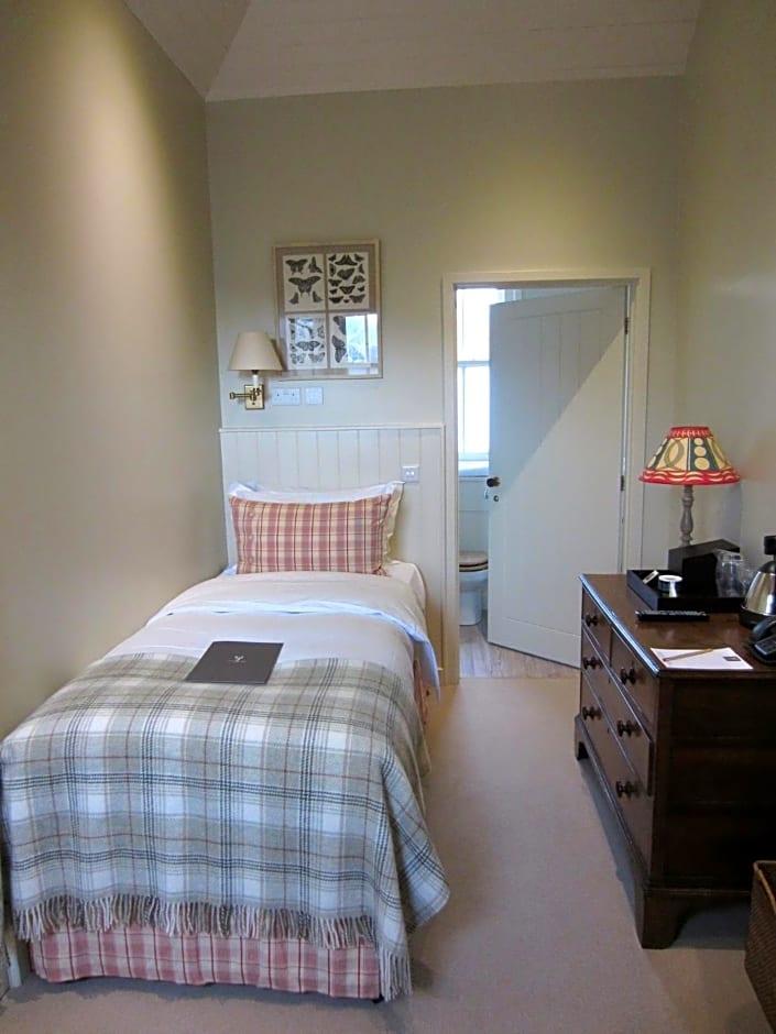 Loch Lomond Arms by null