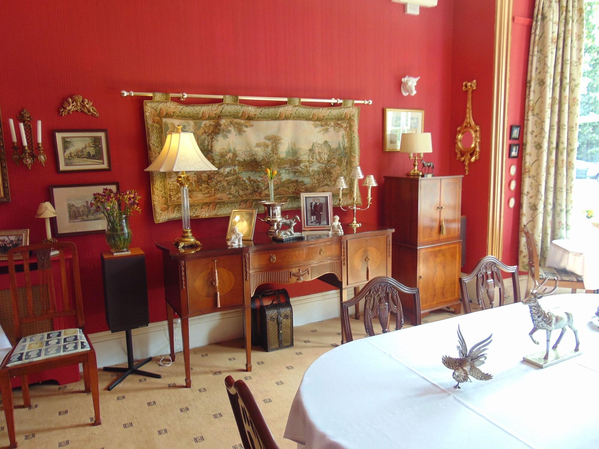 Holywell House