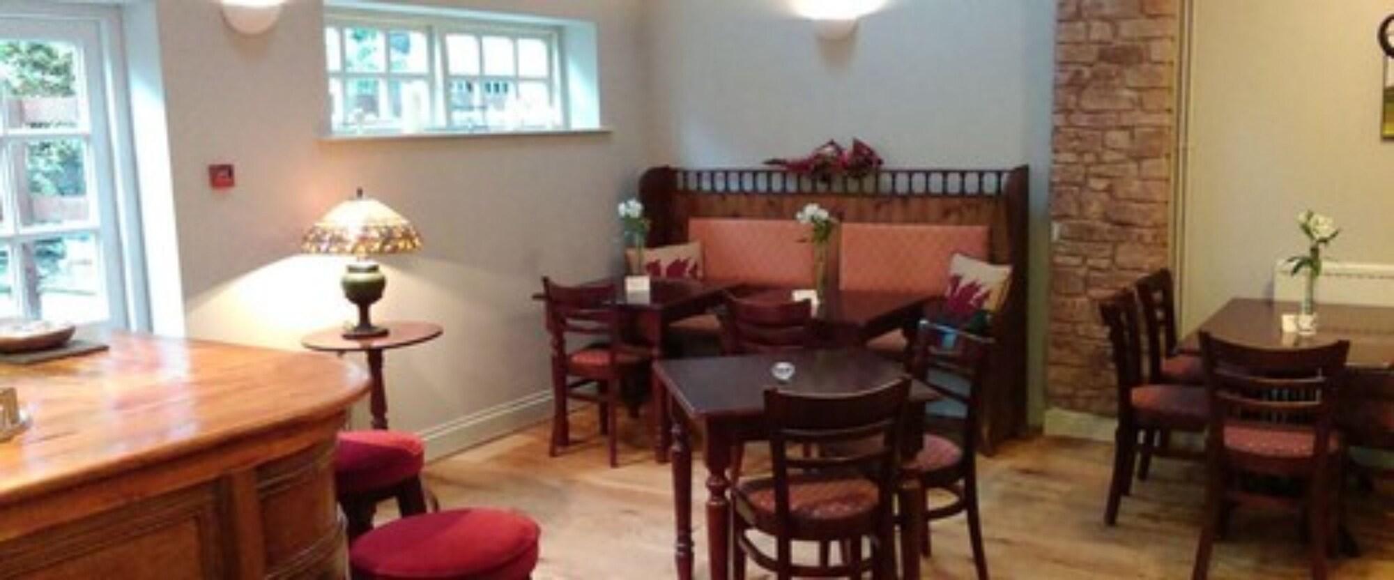 The Dragon Inn Crickhowell by null