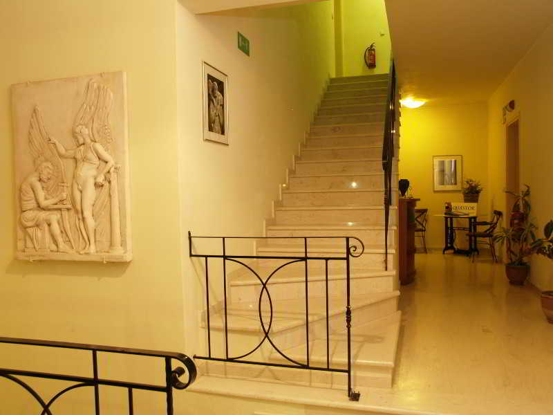 ICARUS Apartments