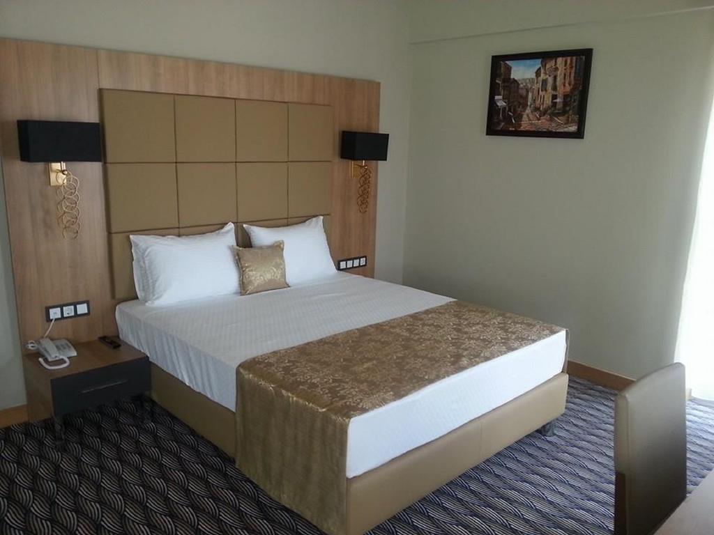 City Live Hotel - Poză