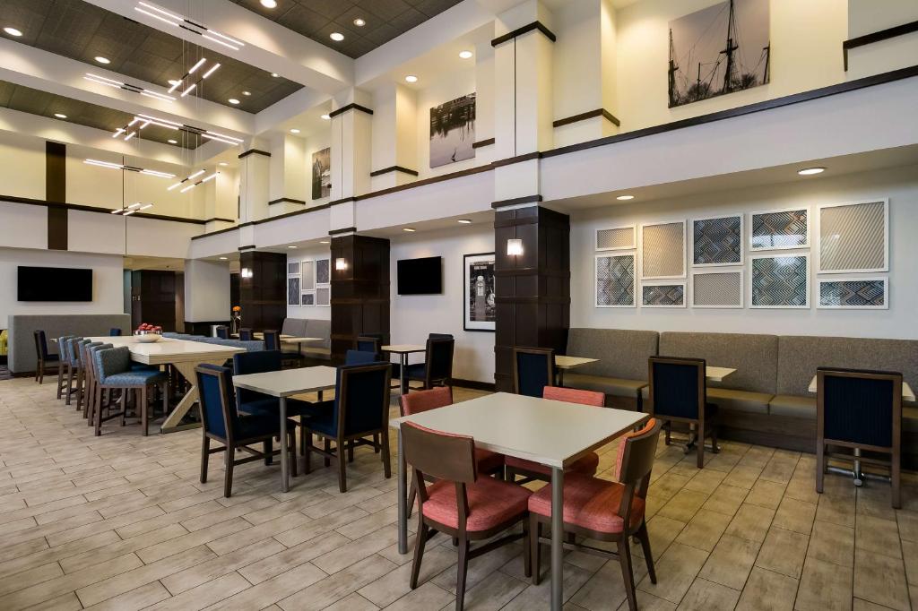 Hampton Inn and Suites Wilmington/Christiana