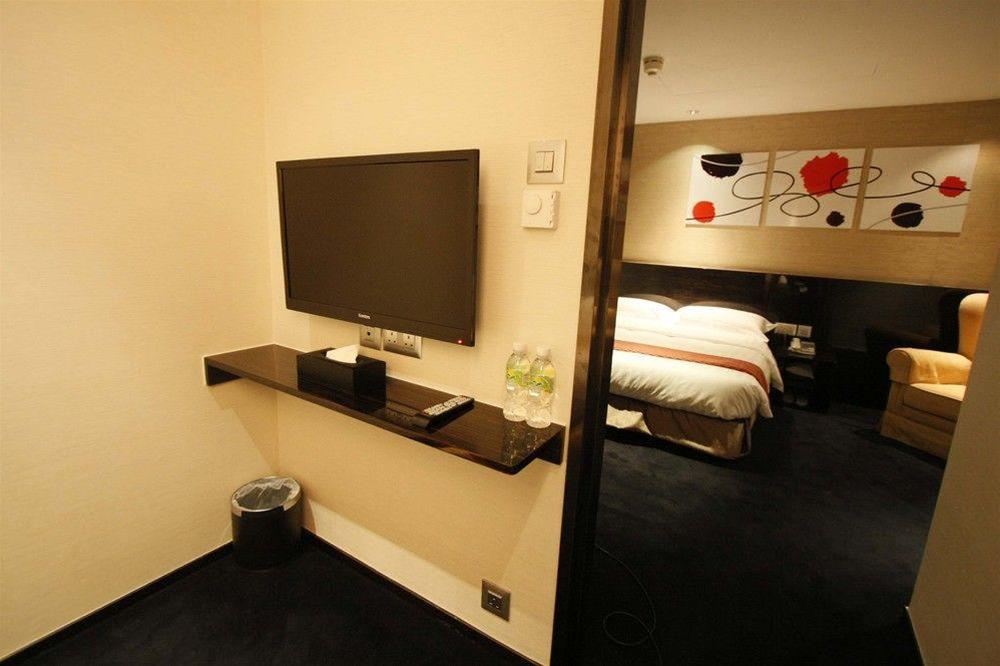 Noble Park Hotel