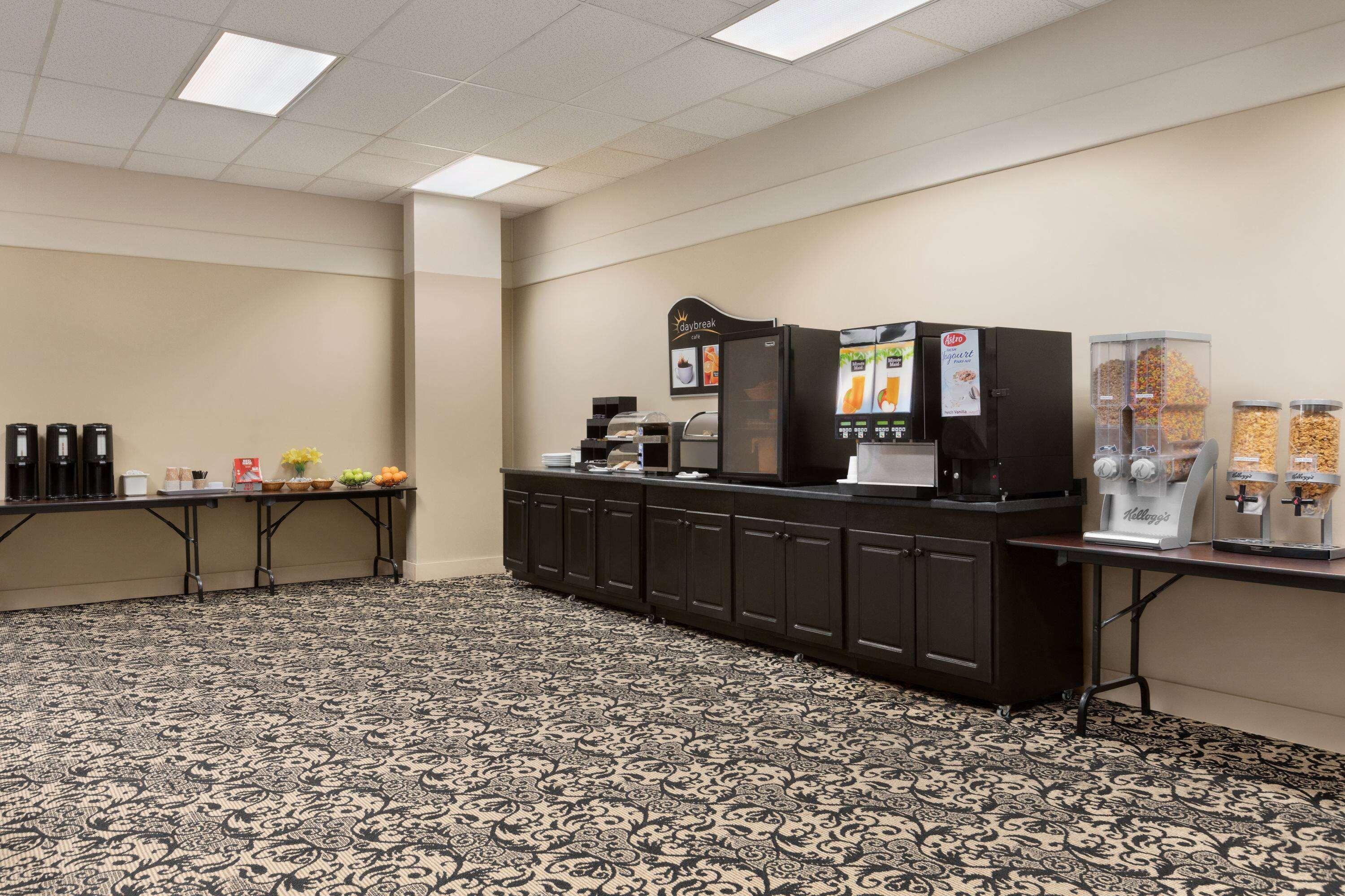 Days Inn & Suites By Wyndham Sault Ste. Marie On