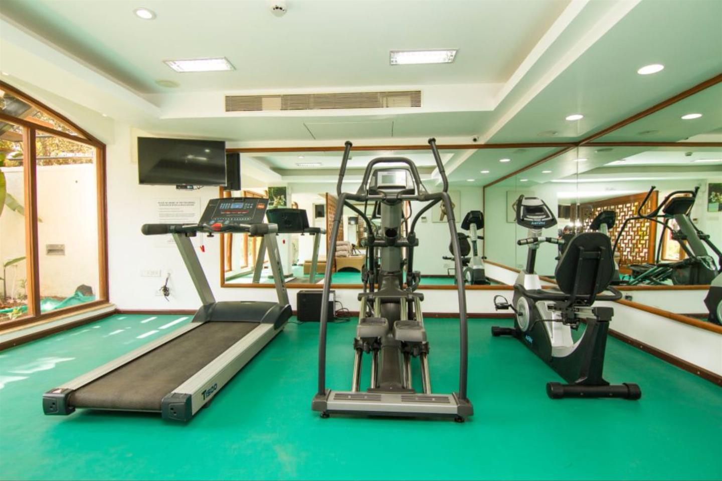 Acron Waterfront Resort - photo