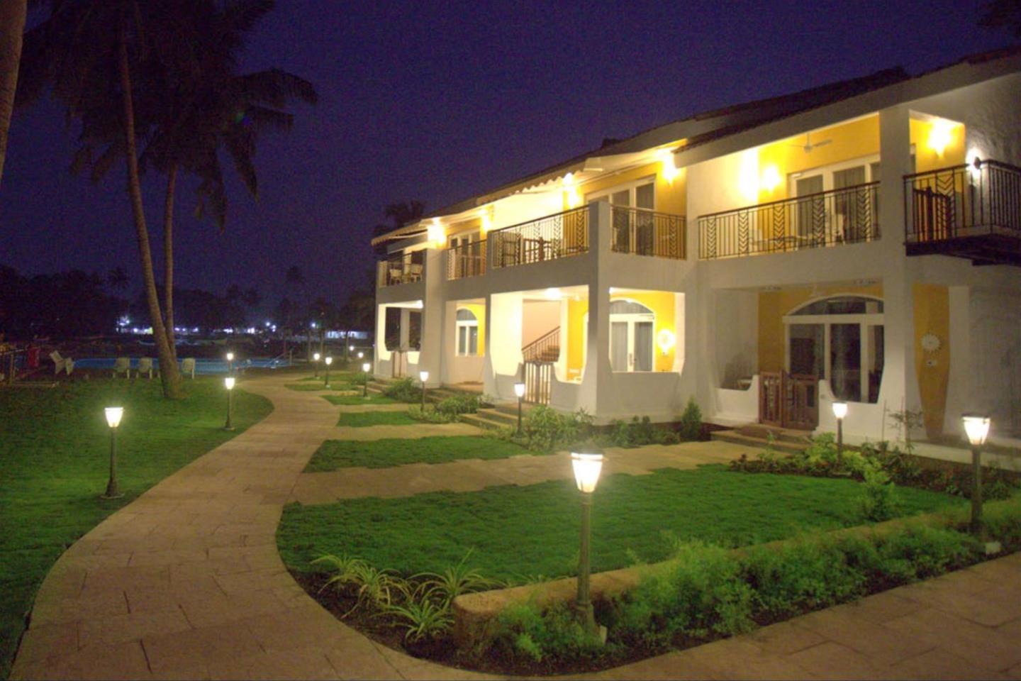 Acron Waterfront Resort - attēls