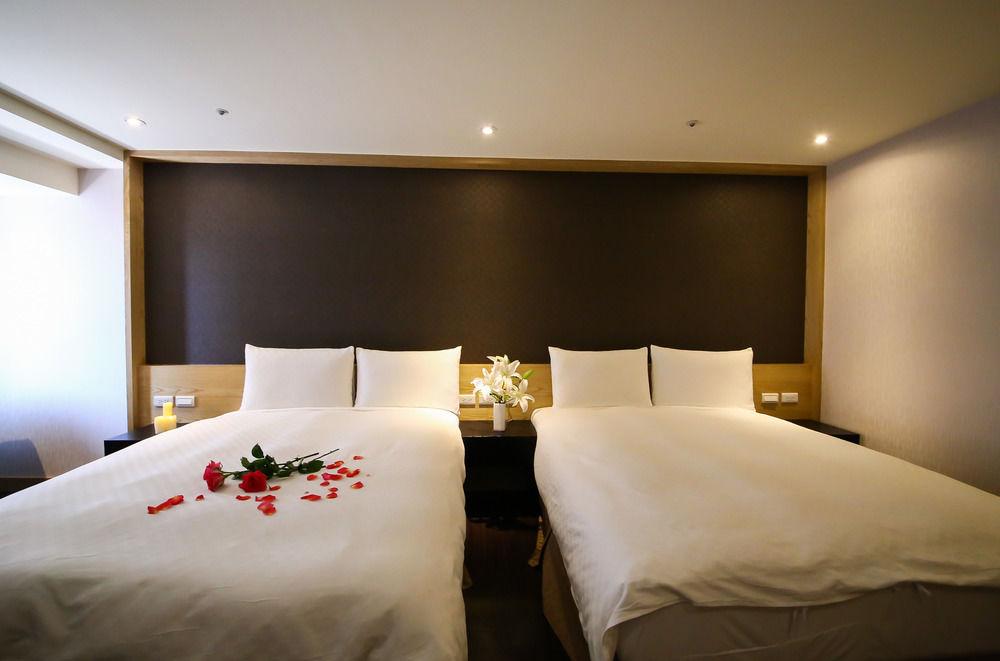 Chateau Rich Hotel