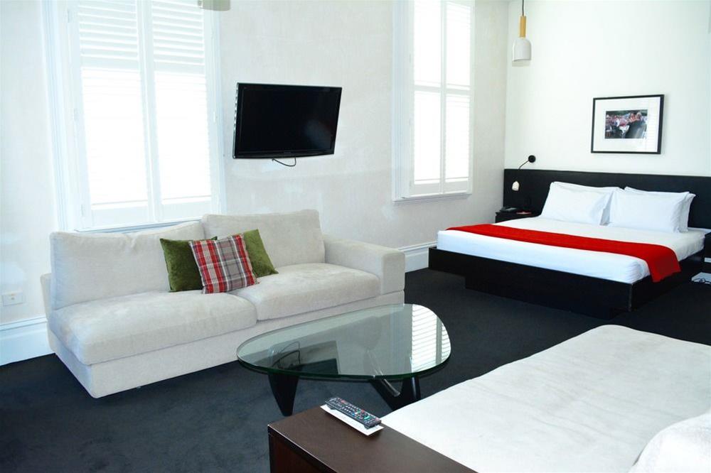 Middle Park Hotel by null