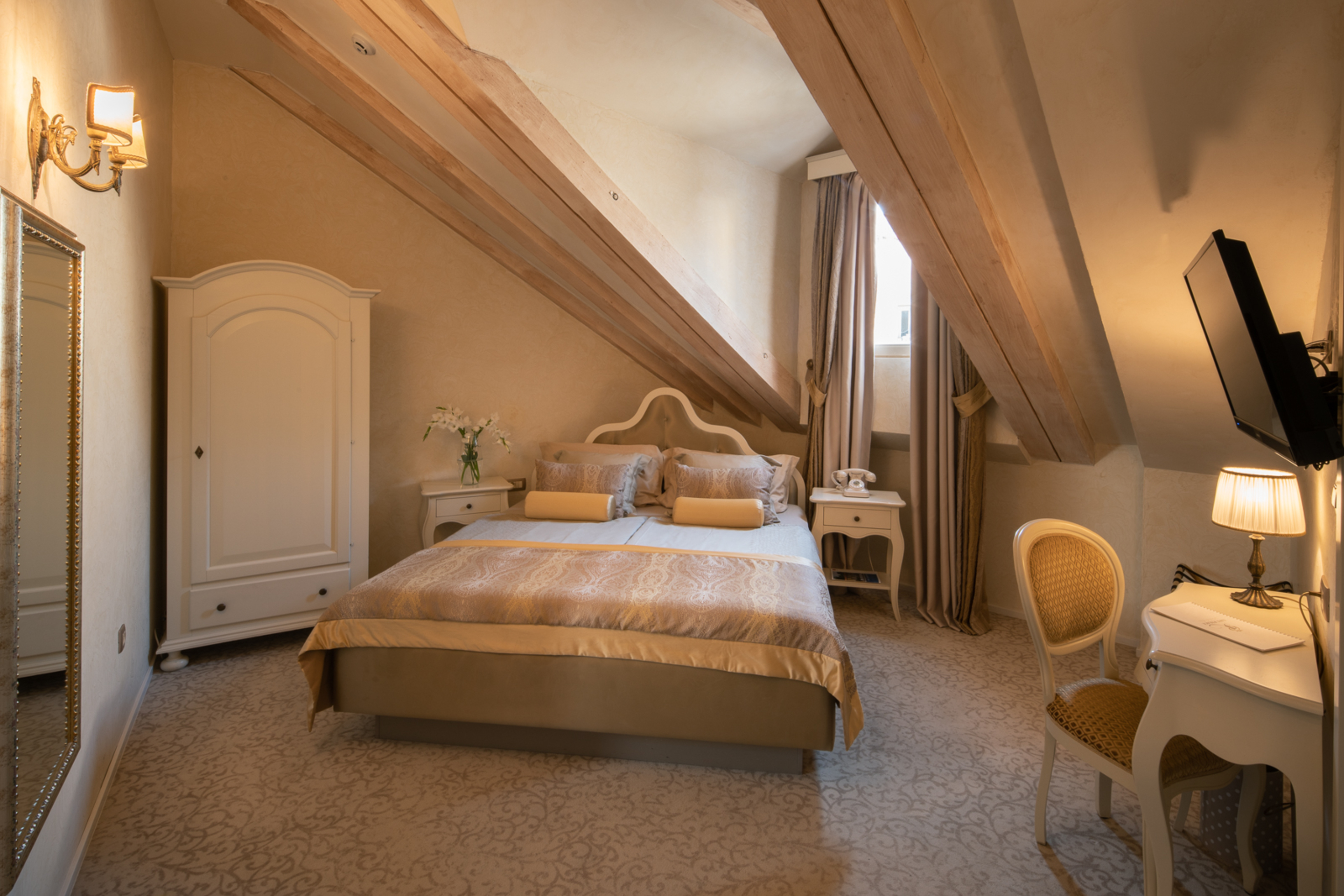 Heritage Hotel Life Palace by null