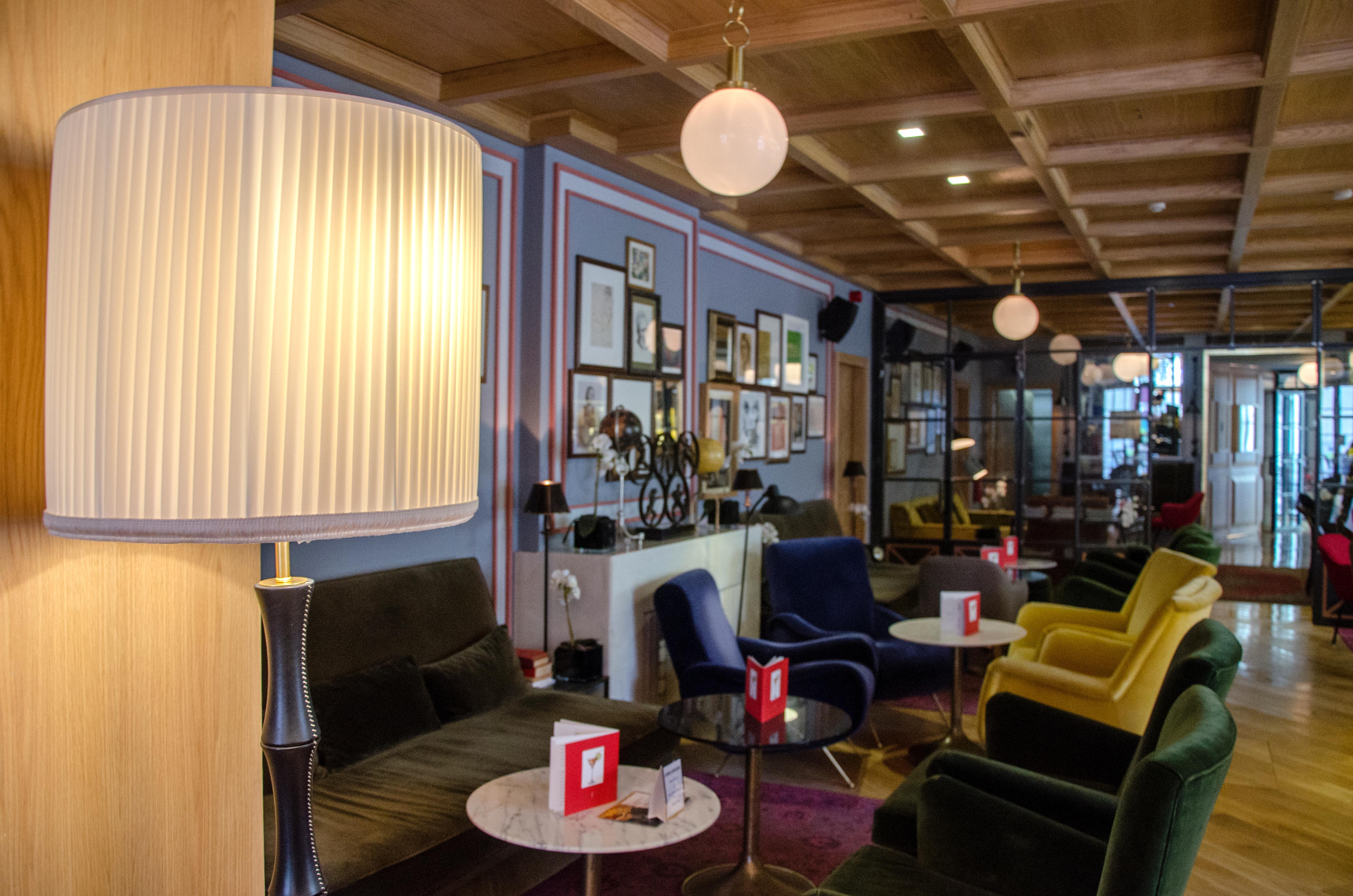 Browns Central Hotel - фото