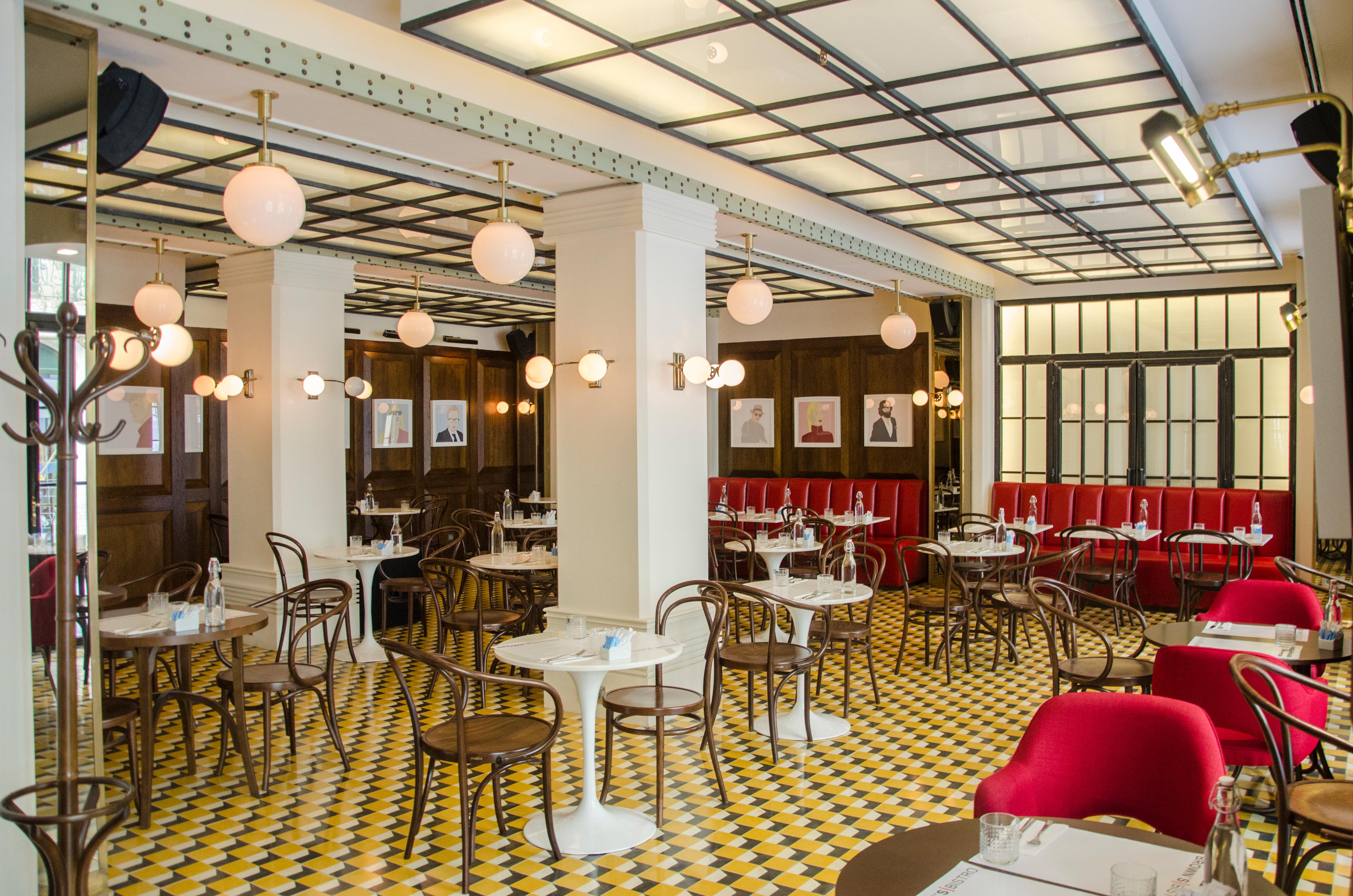 Browns Central Hotel - фото