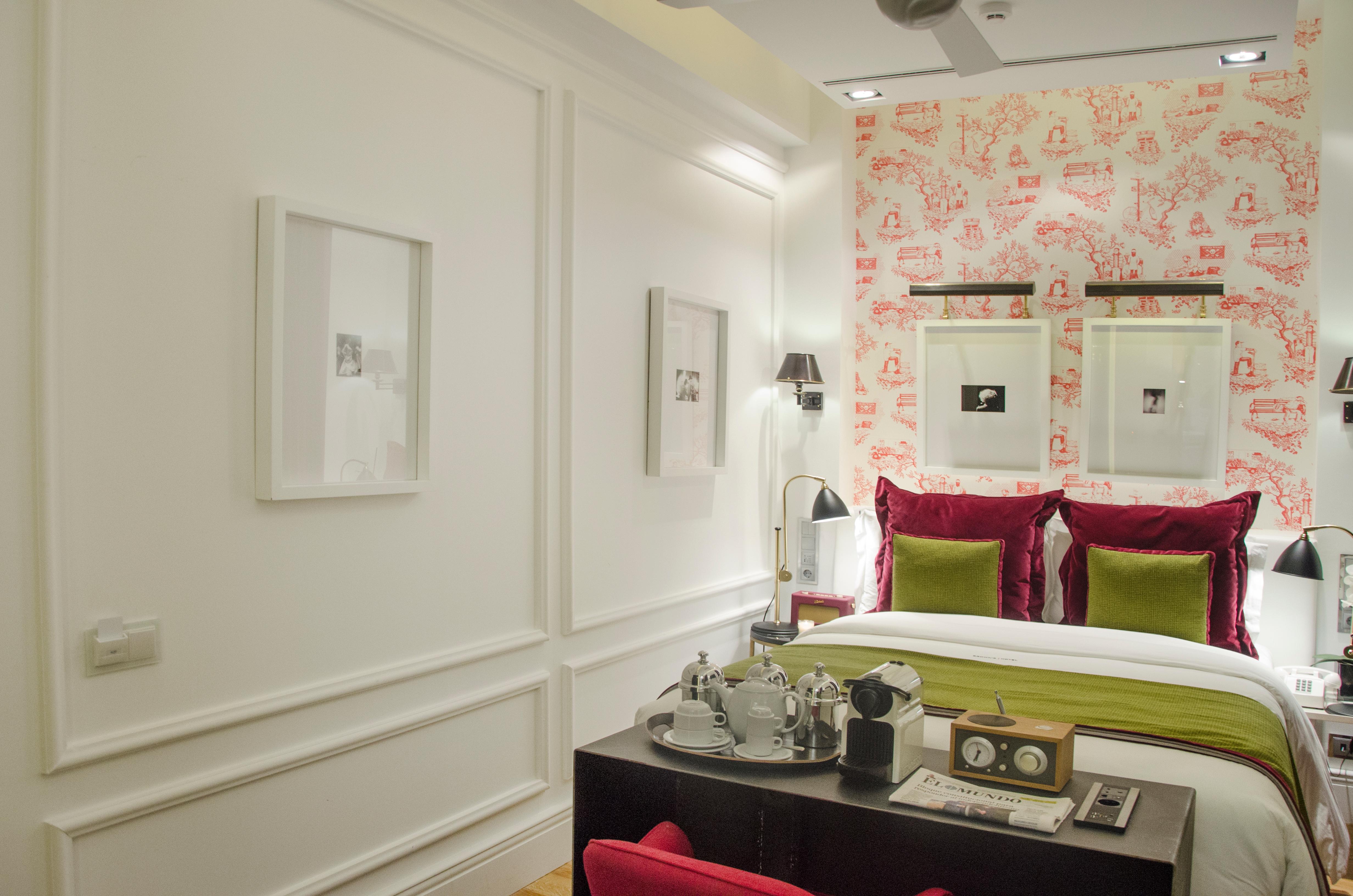 Browns Central Hotel - фото