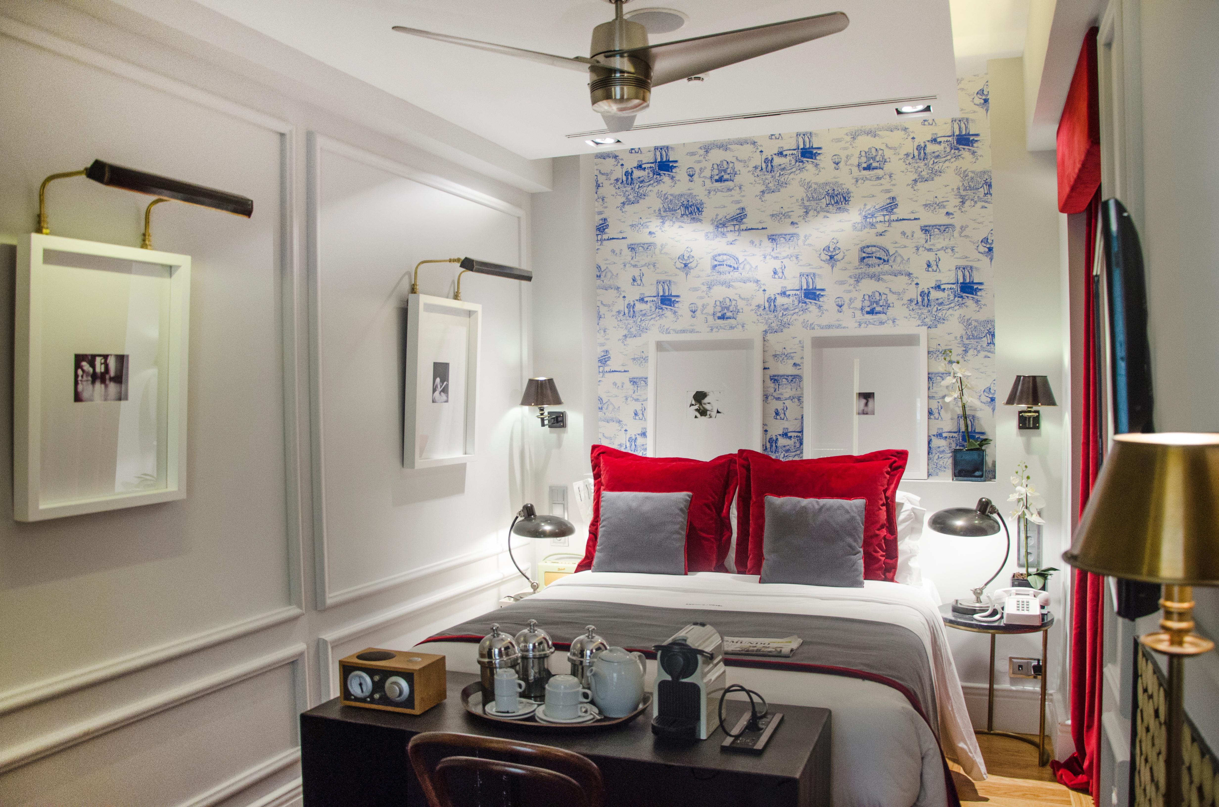 Browns Central Hotel - фото