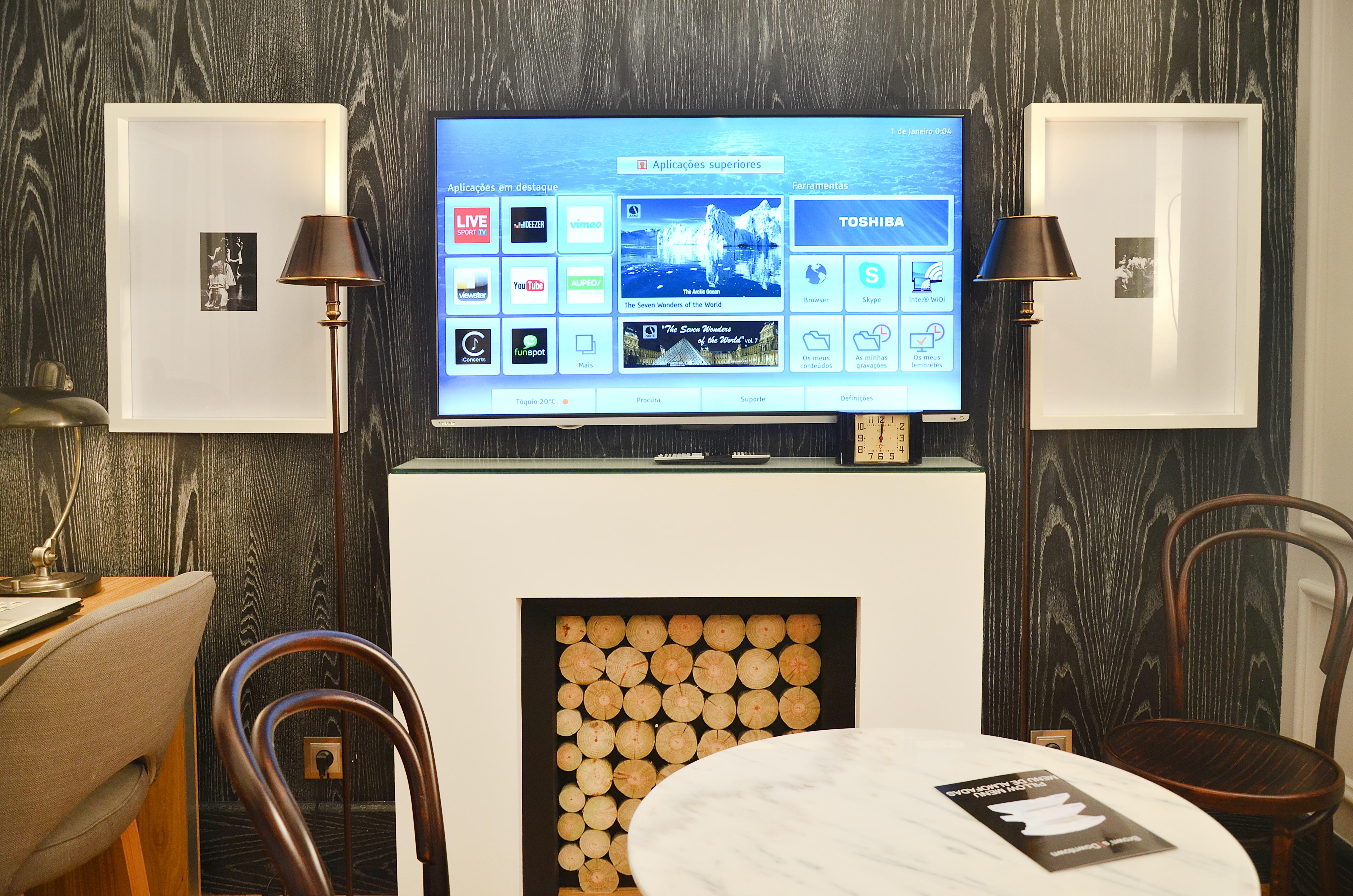 Browns Central Hotel - фото