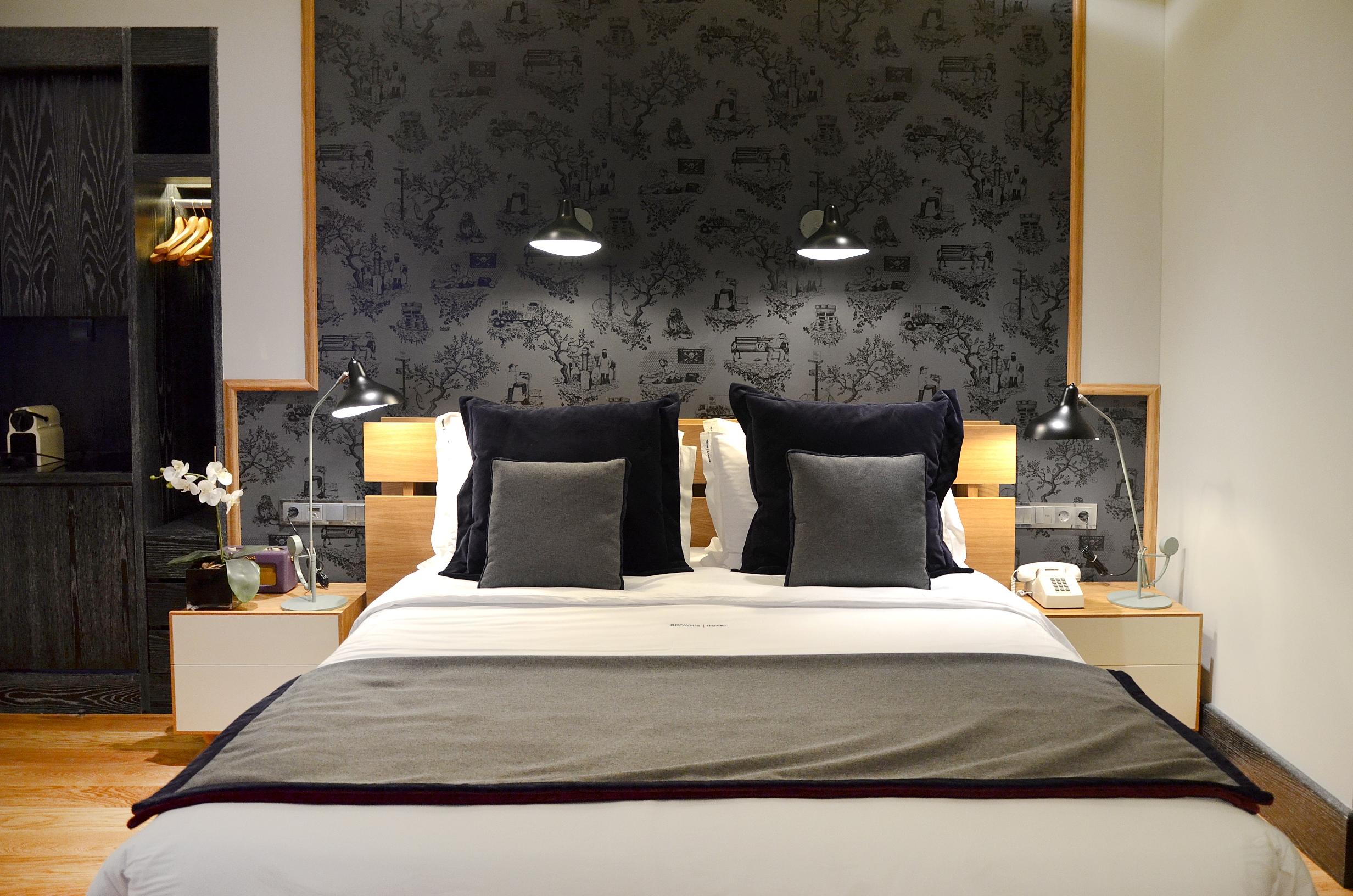 Browns Central Hotel - фото