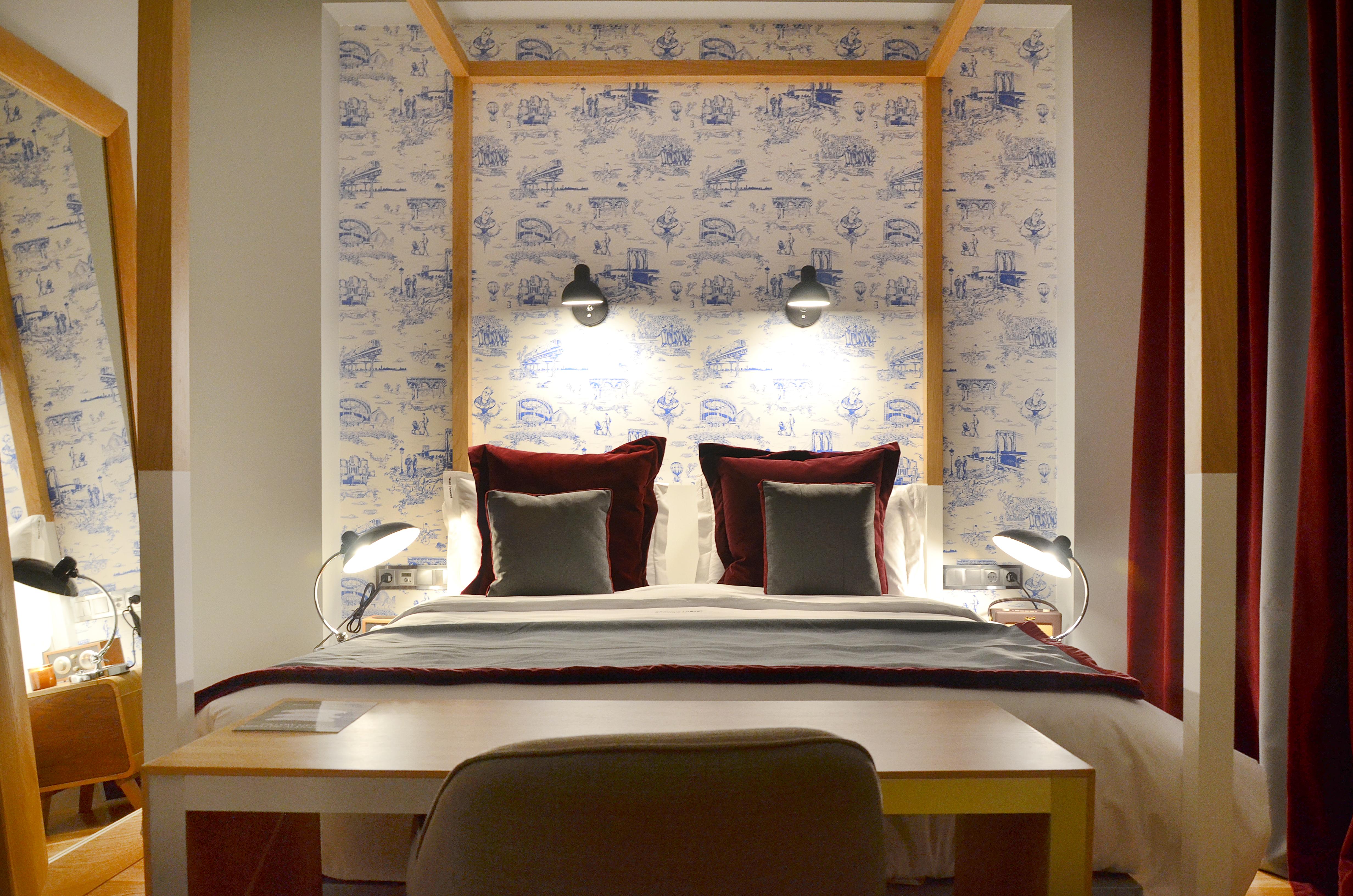 Browns Central Hotel - фото