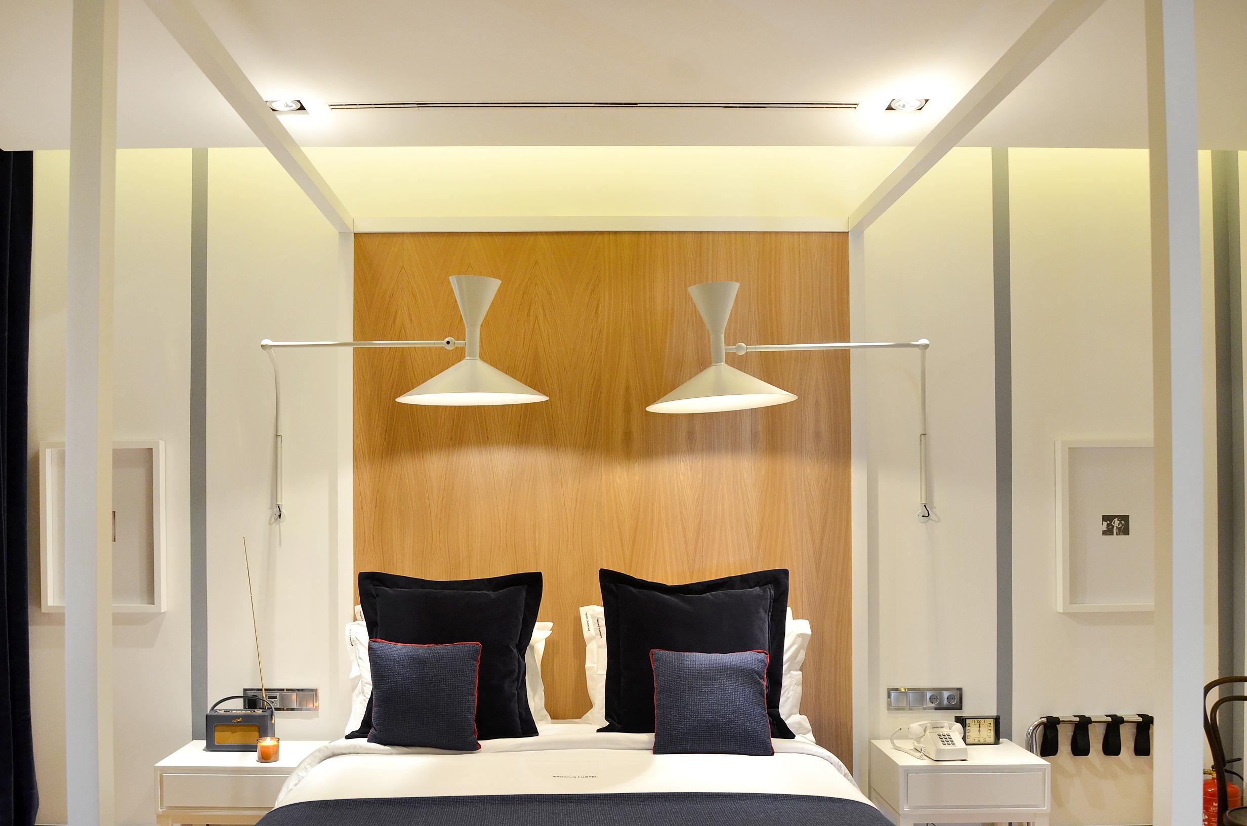 Browns Central Hotel - фото