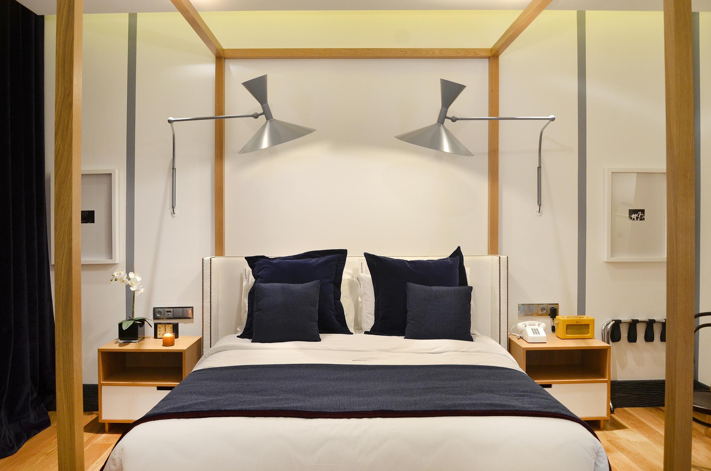 Brown's Central Hotel by null