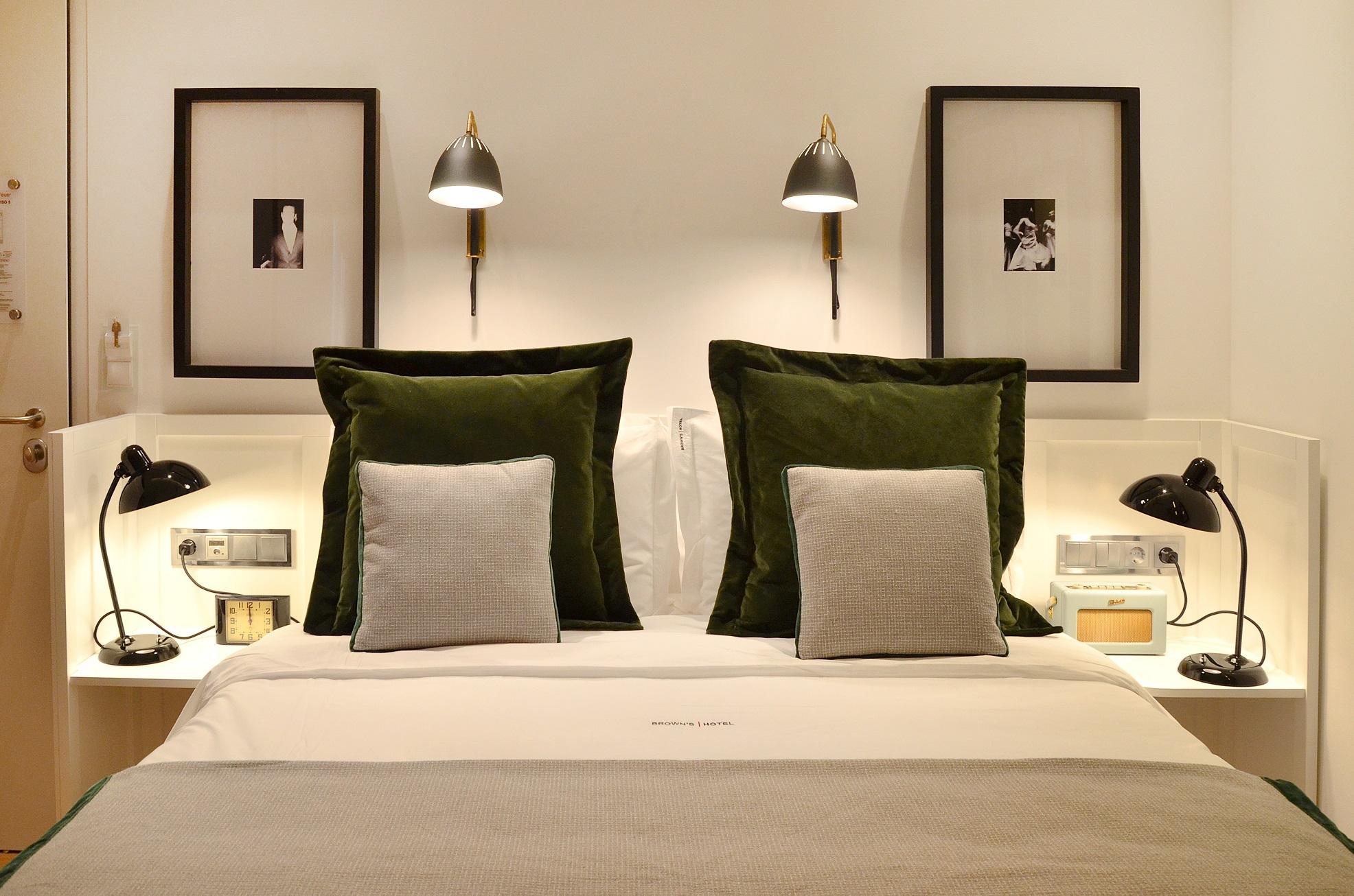 Brown's Central Hotel by null