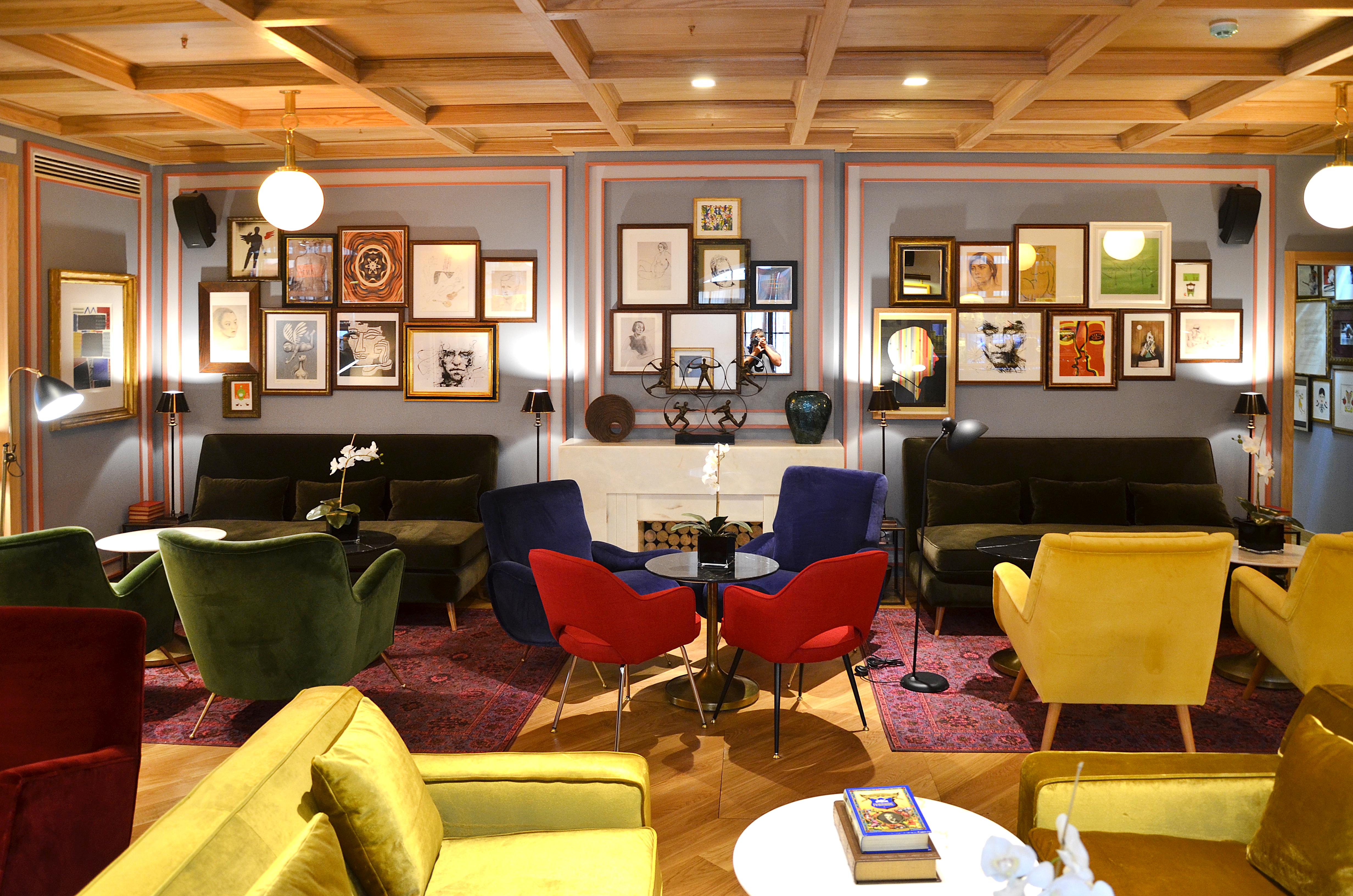 Browns Central Hotel - фото