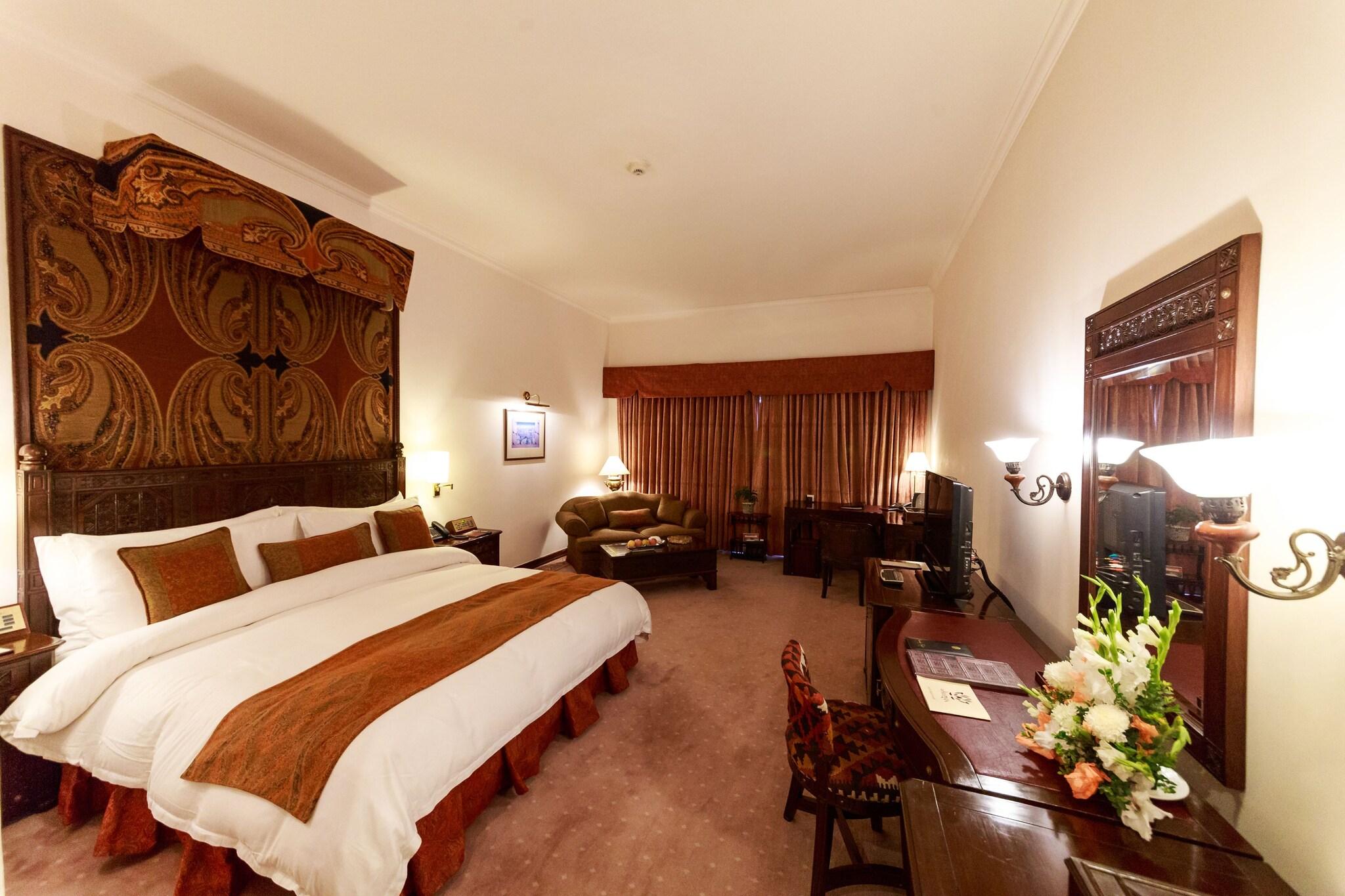 Serena Hotel by null